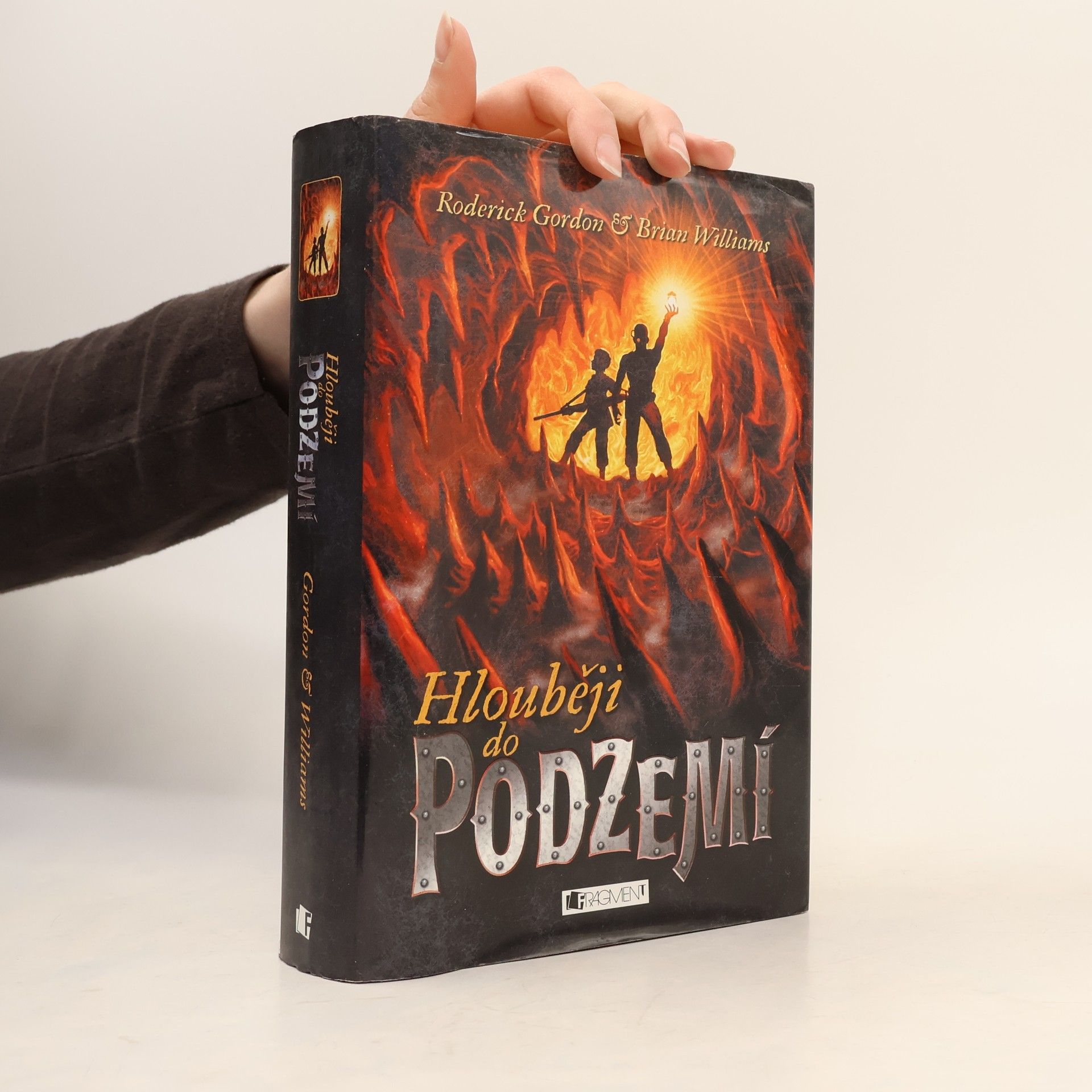 Roderick Gordon Hlouběji do Podzemí
