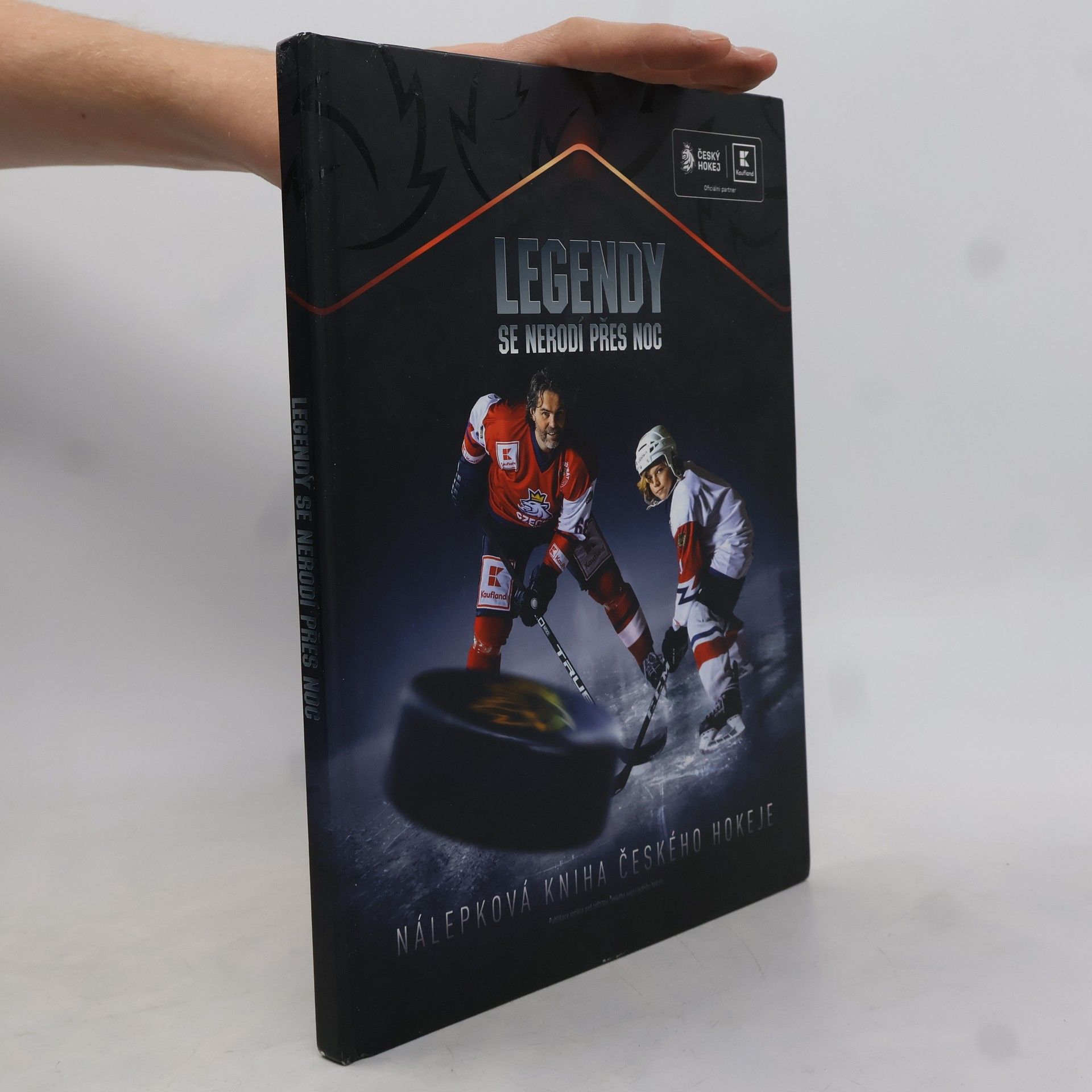 Legendy se nerodí přes noc - Nálepková kniha českého hokeje