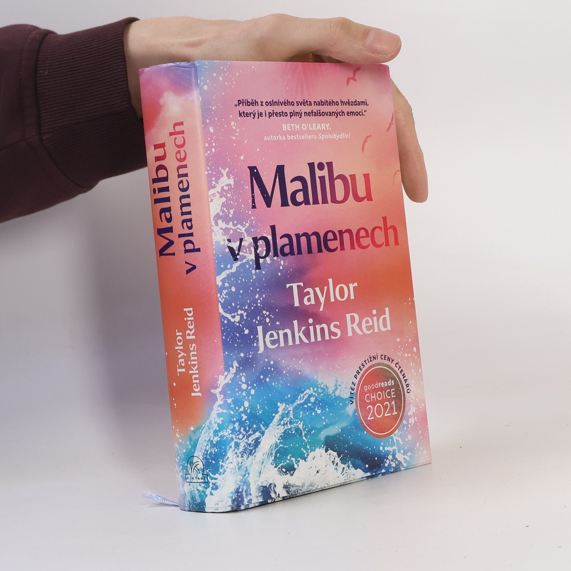Taylor Jenkins Reid Malibu v plamenech