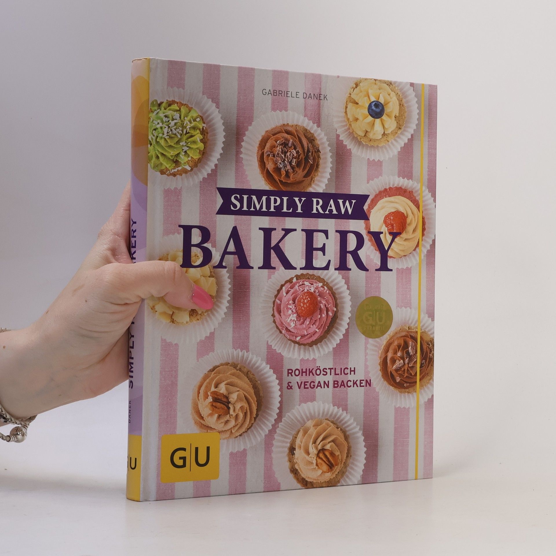 Gabriele Danek Simply raw bakery