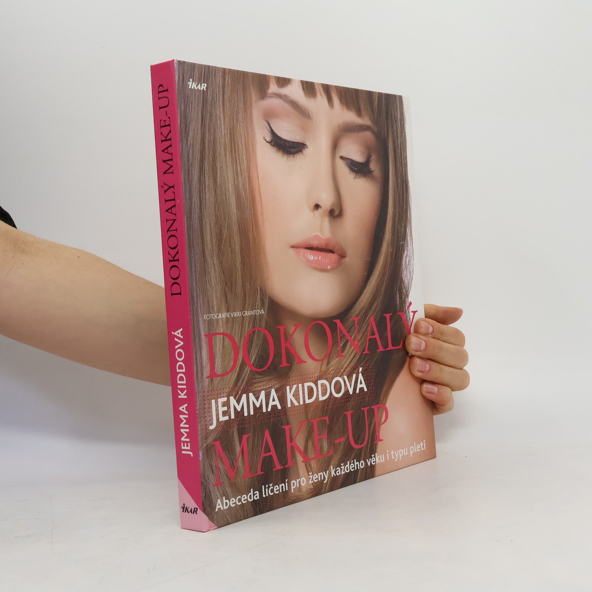 Jemma Kidd Dokonalý make-up