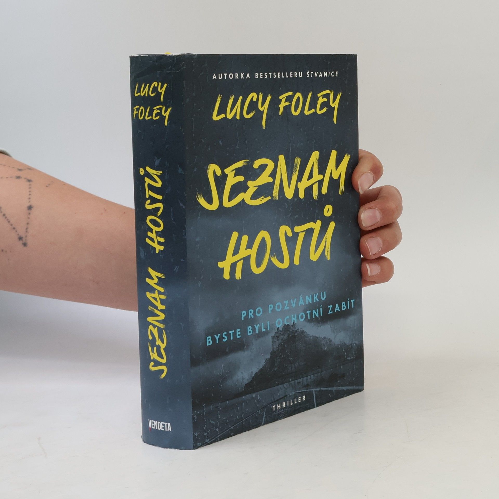 Lucy Foley Seznam hostů
