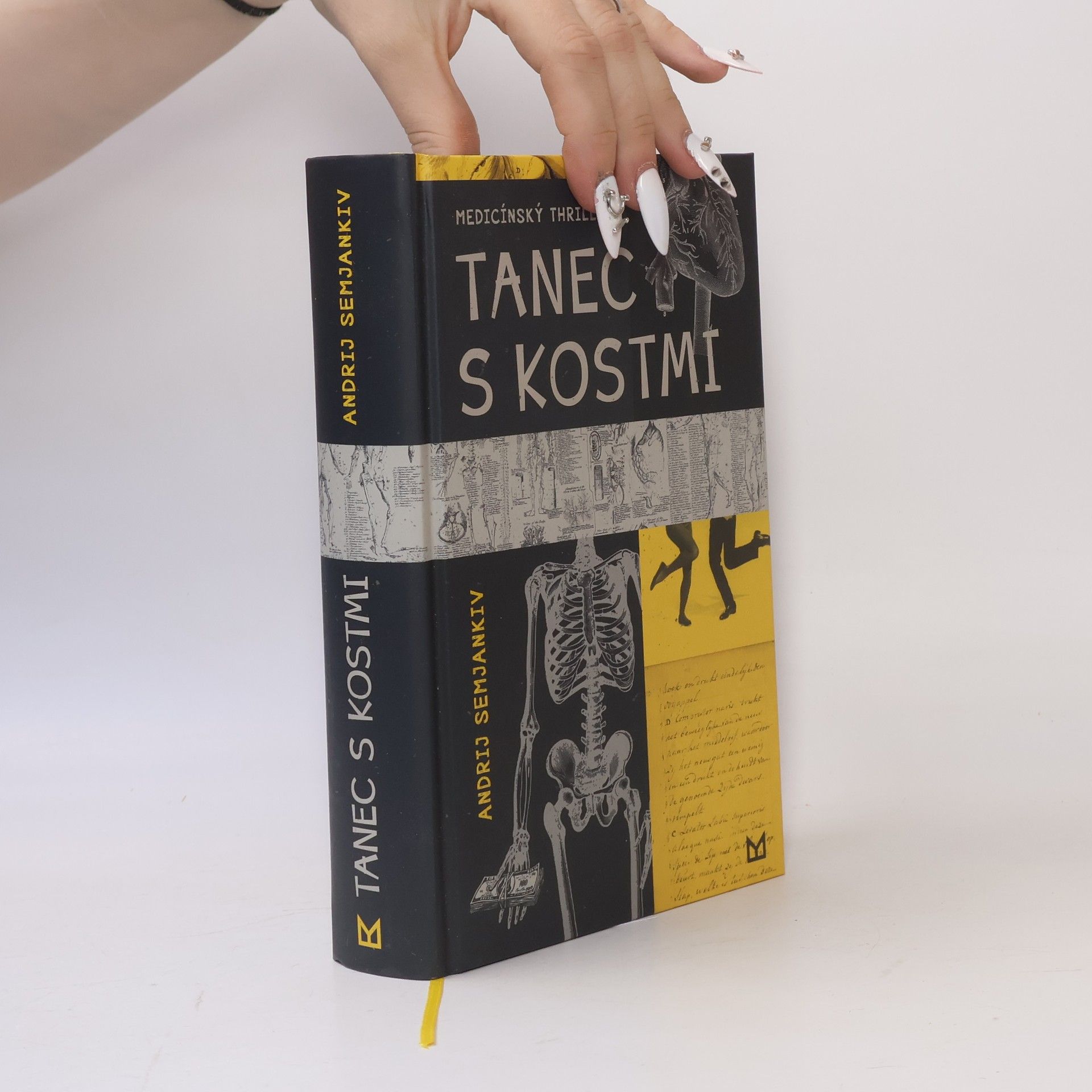 Monika Ševečková Hrdinková Tanec s kostmi