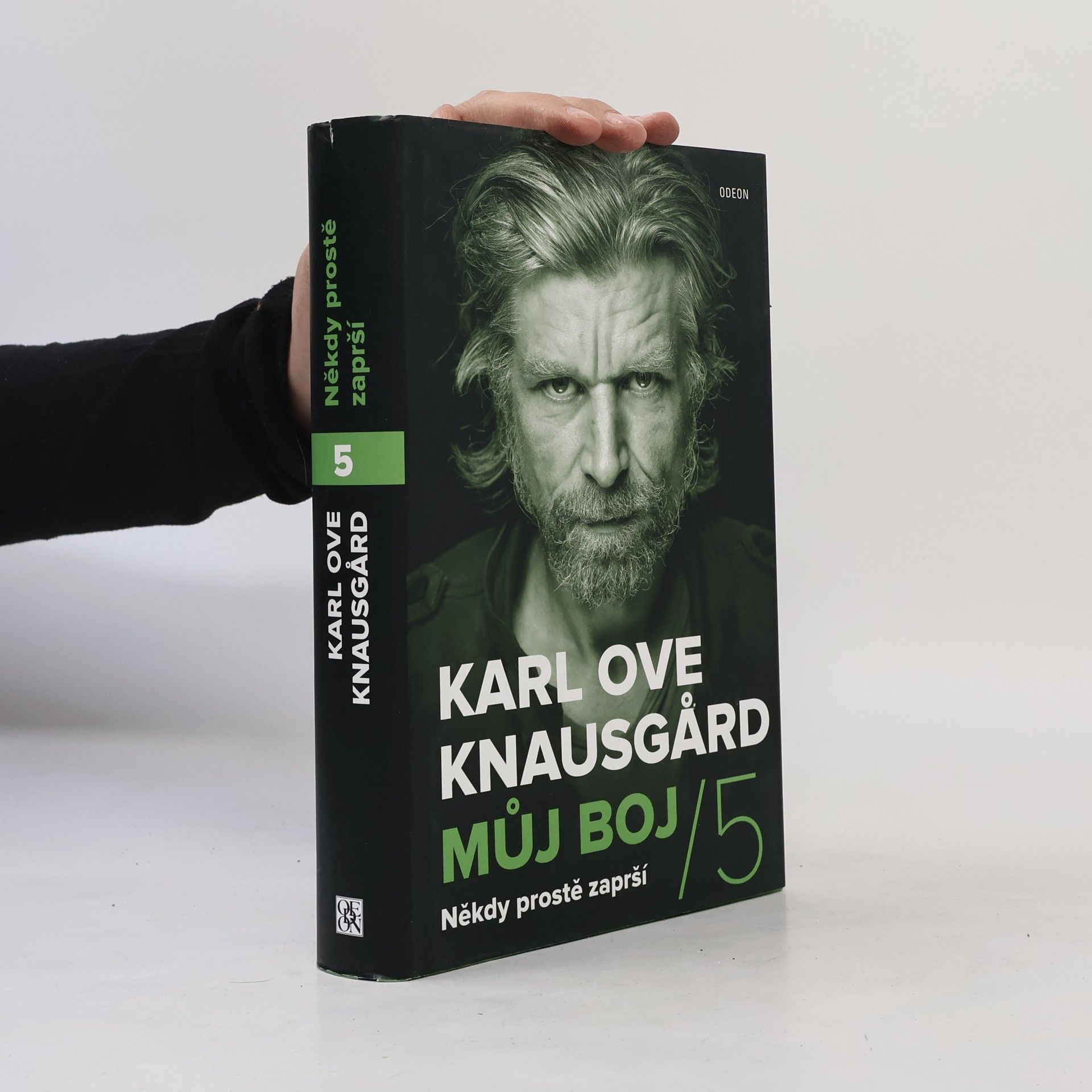 Karl Ove Knausgaard Můj boj 5. Někdy prostě zaprší