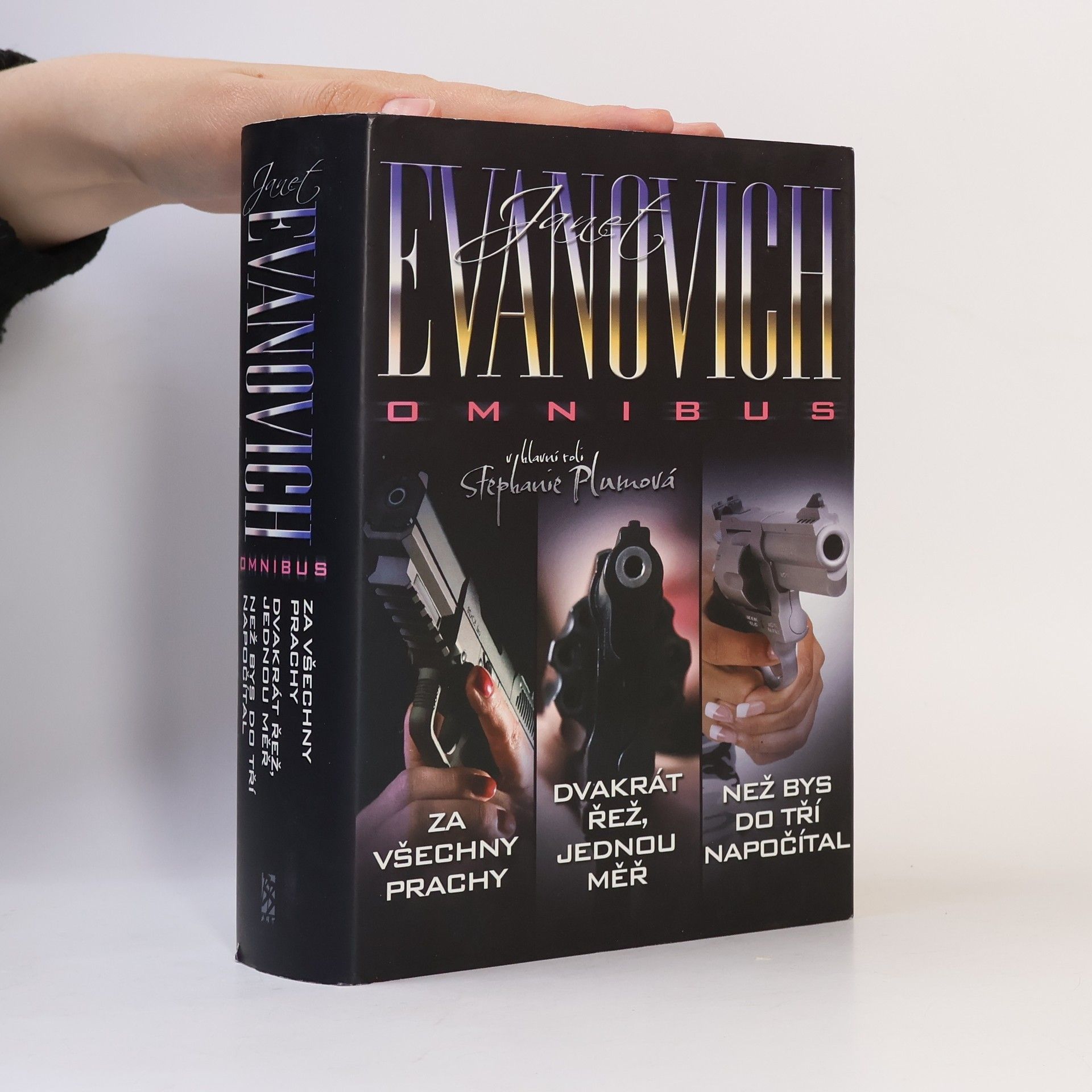 Janet Evanovich Janet Evanovich omnibus. V hlavní roli Stephanie Plumová