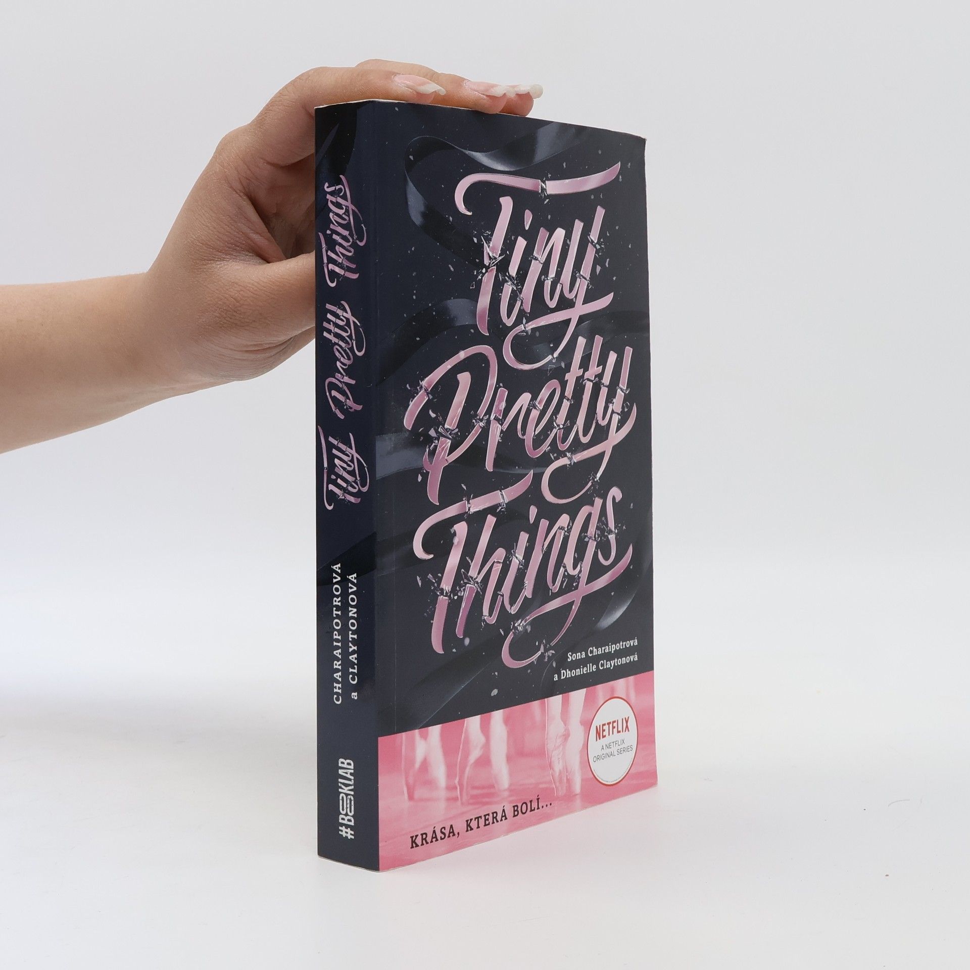 Sona Charaipotra Tiny pretty things