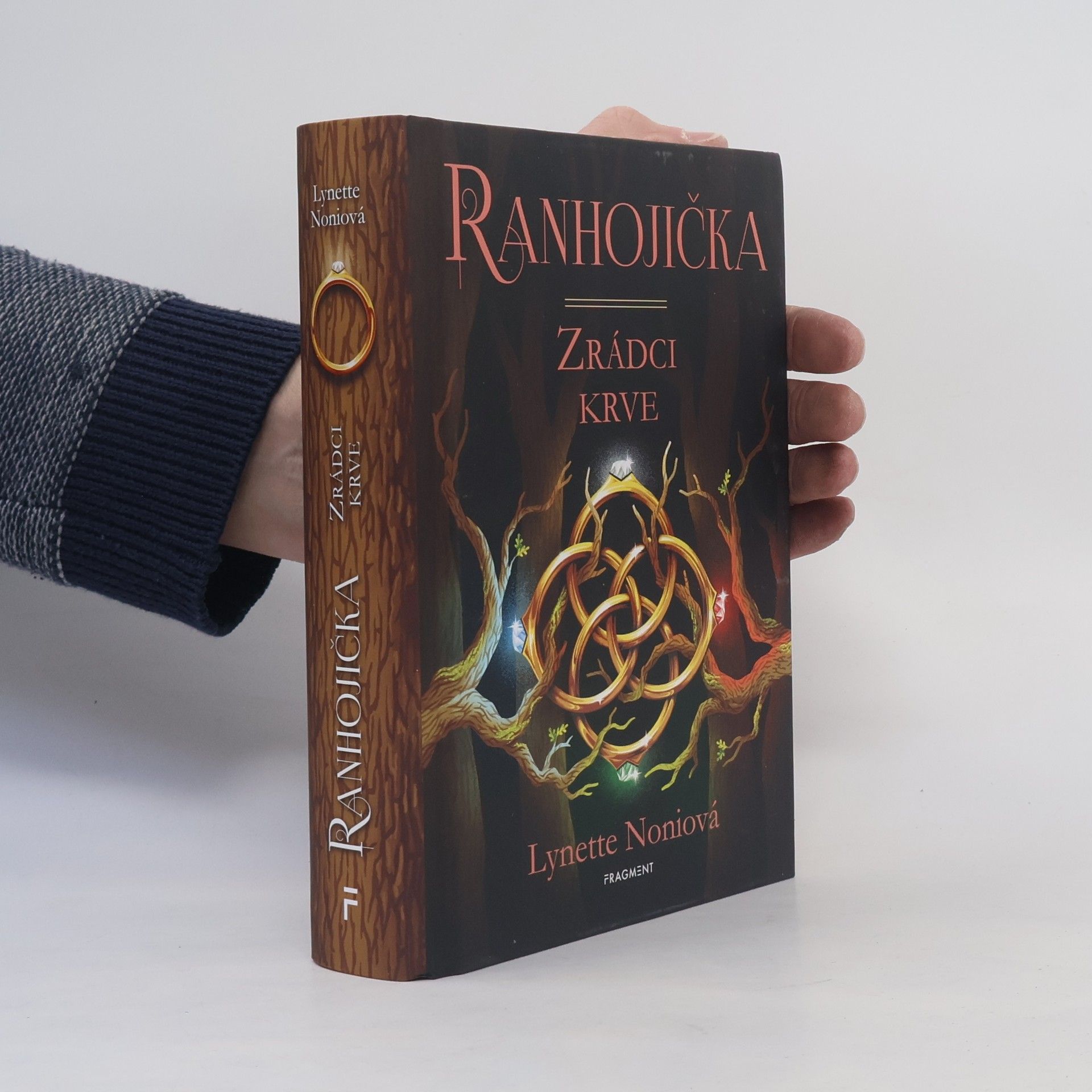 Lynette Noni Ranhojička. Zrádci krve