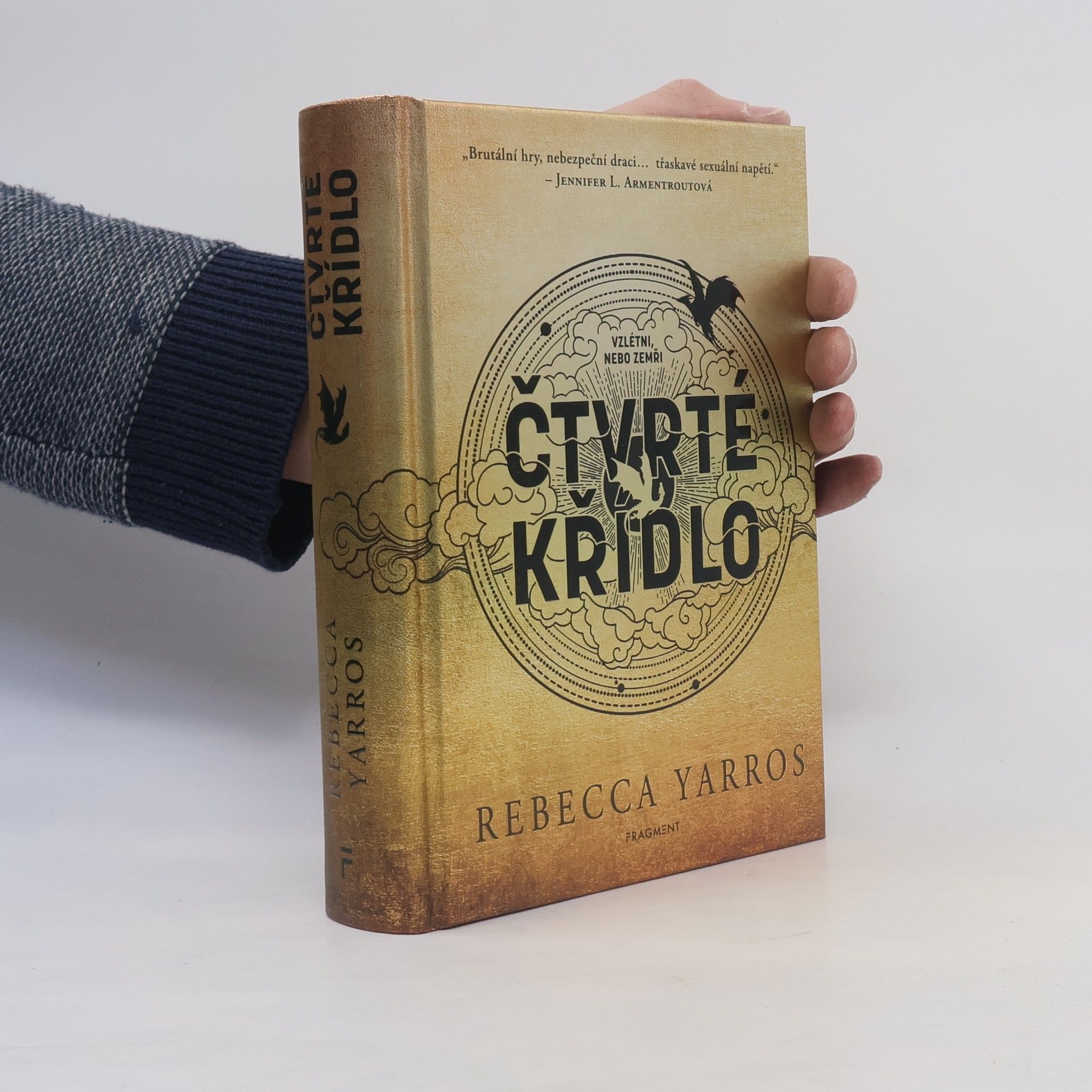 Rebecca Yarros Čtvrté křídlo