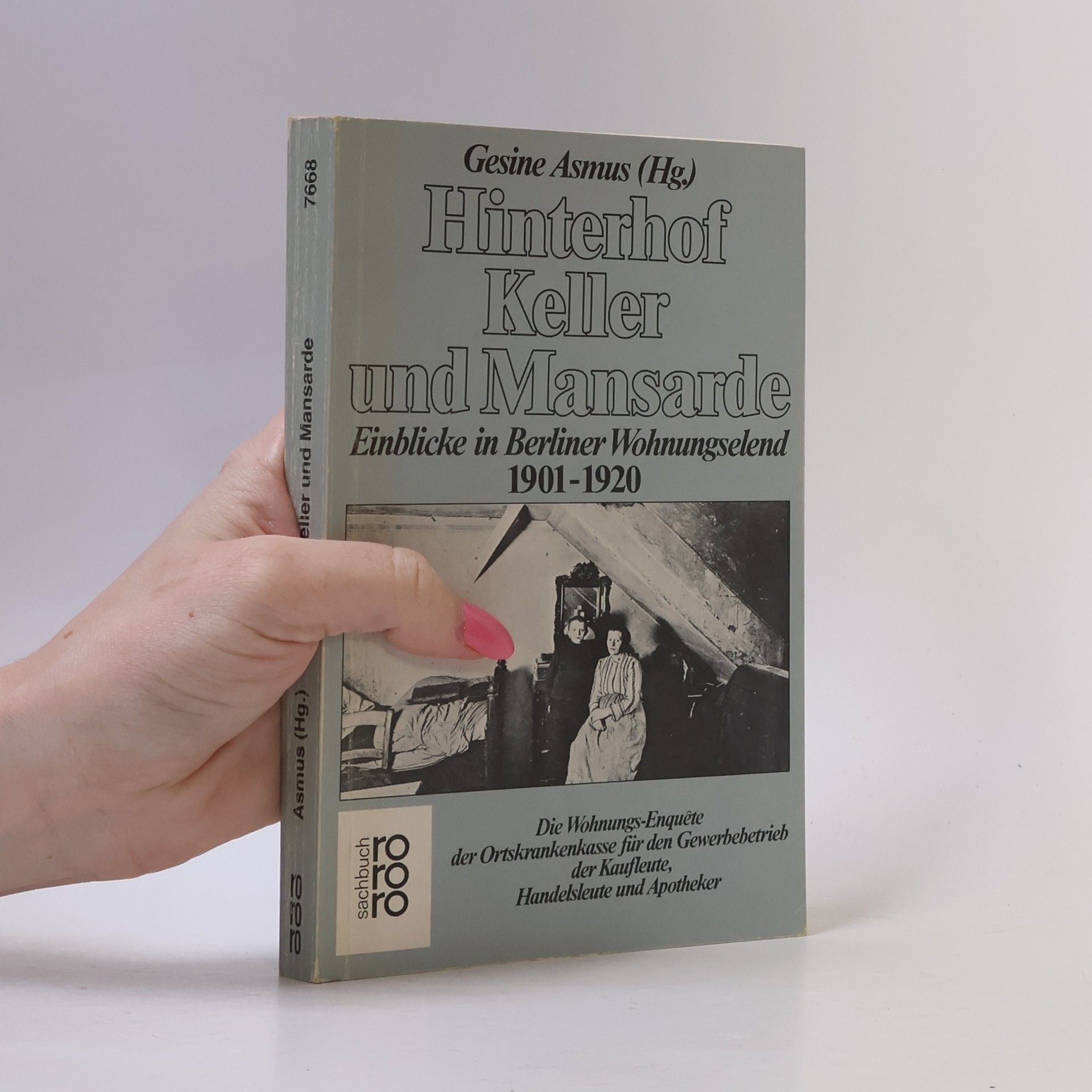 Gesine Asmus Hinterhof, Keller und Mansarde