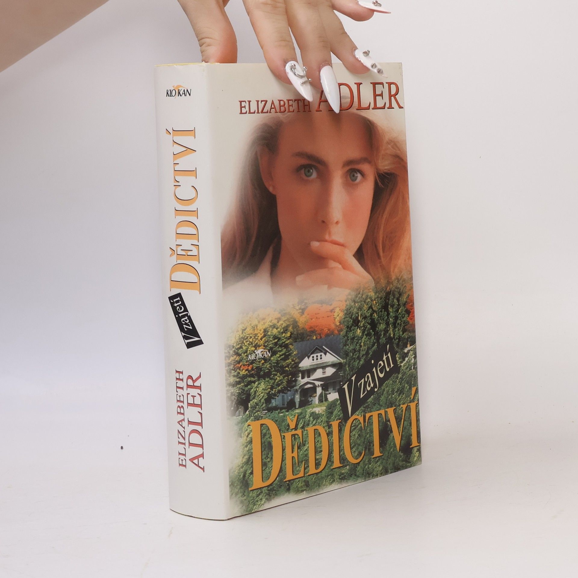 Elizabeth Adler V zajetí dědictví