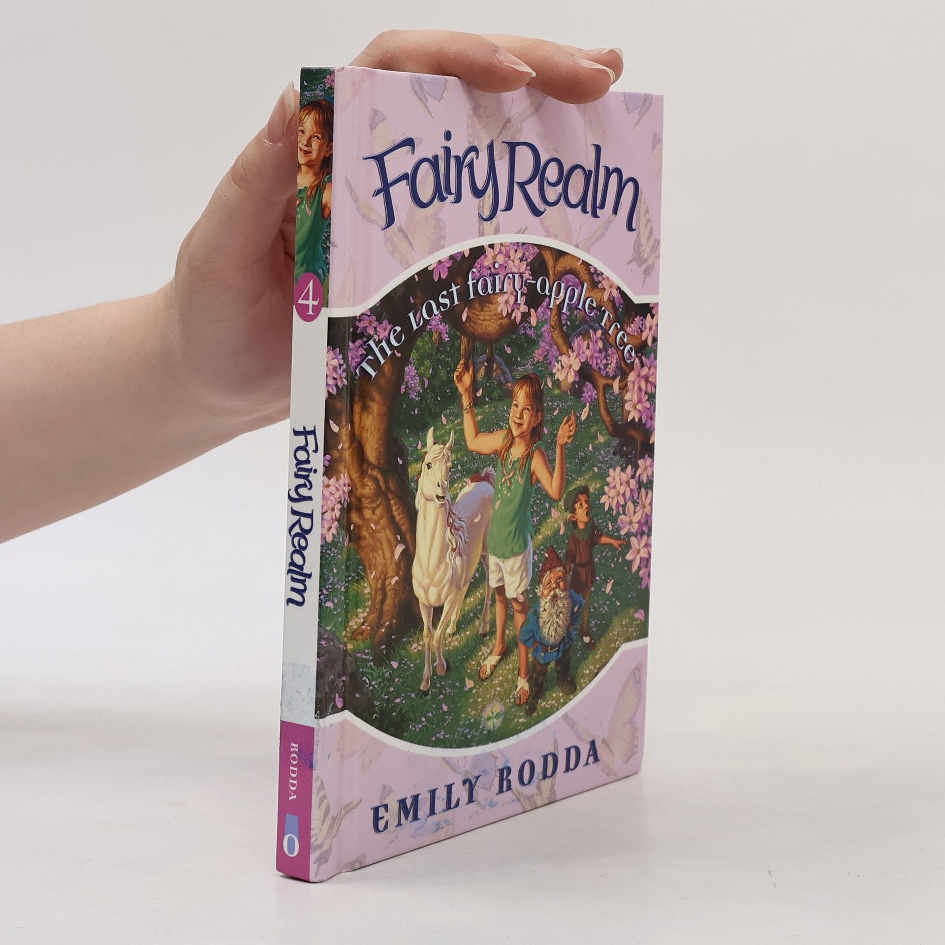 Jennifer Rowe Fairy Realm - 4: The Last Fairy-Apple Tree