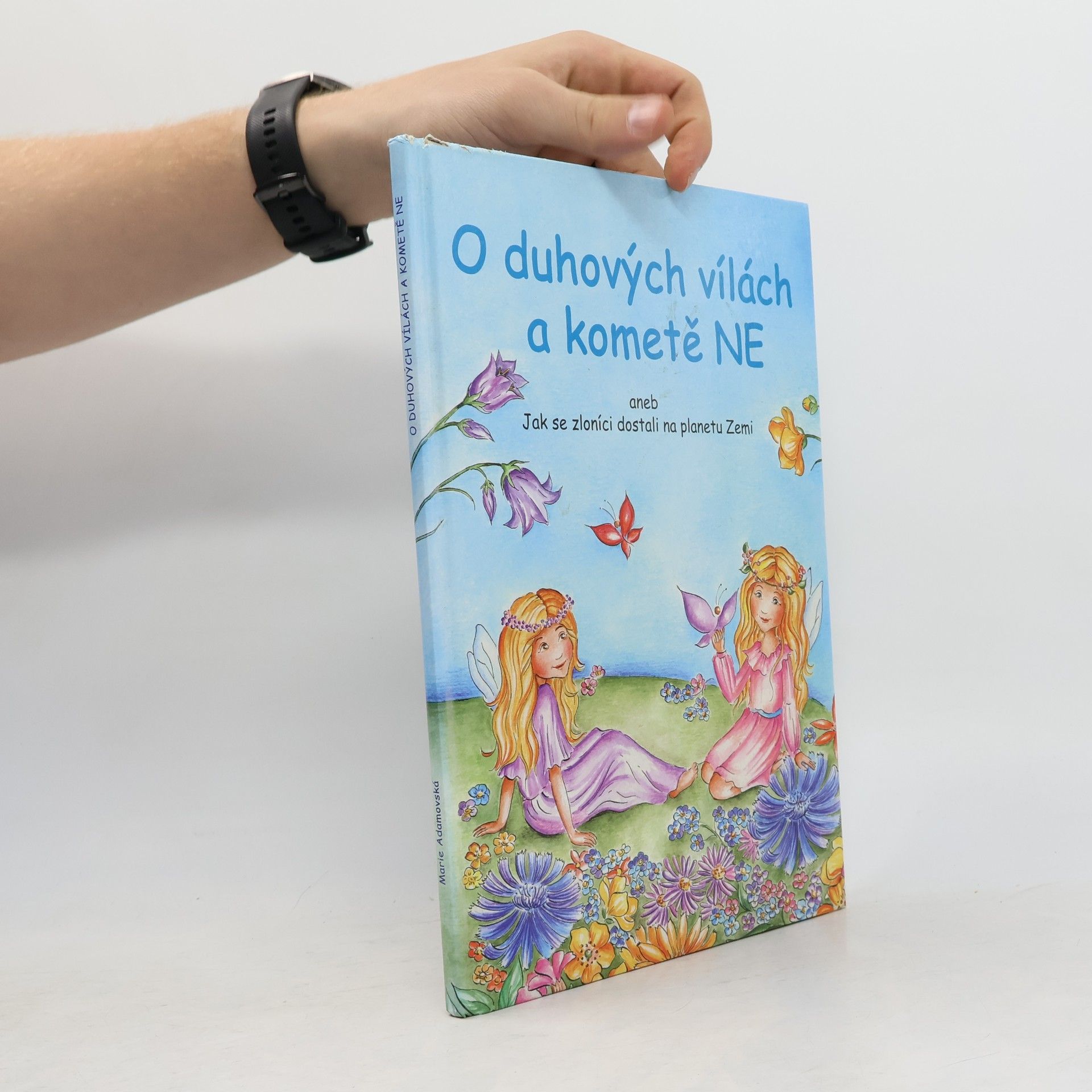 Marie Adamovská O duhových vílách a kometě NE