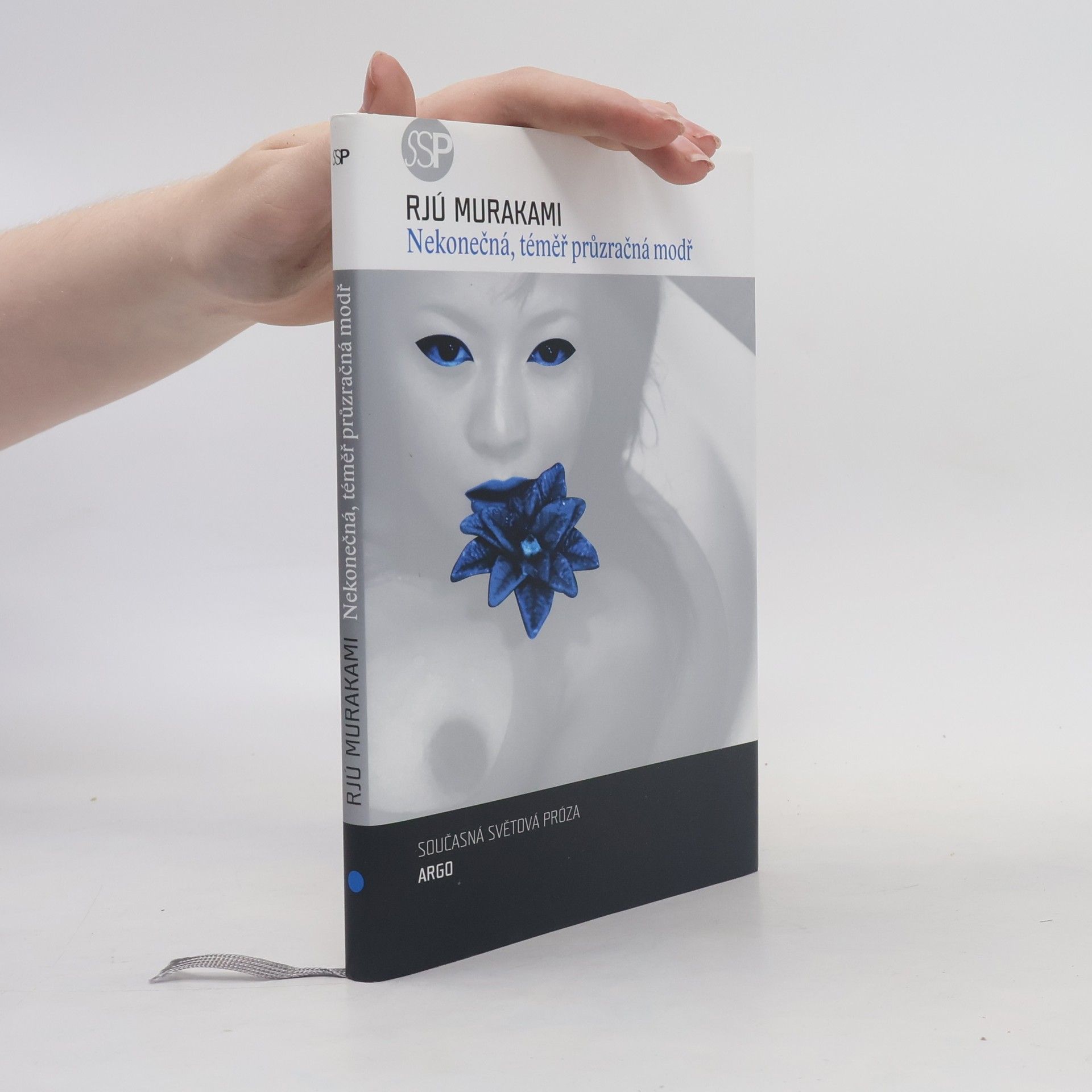Ryū Murakami Nekonečná, téměř průzračná modř