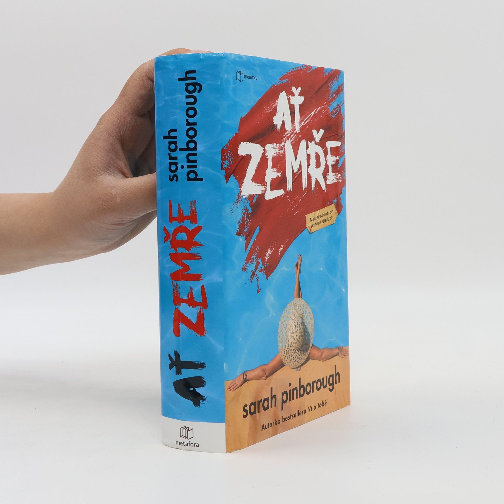 Sarah Pinborough Ať zemře