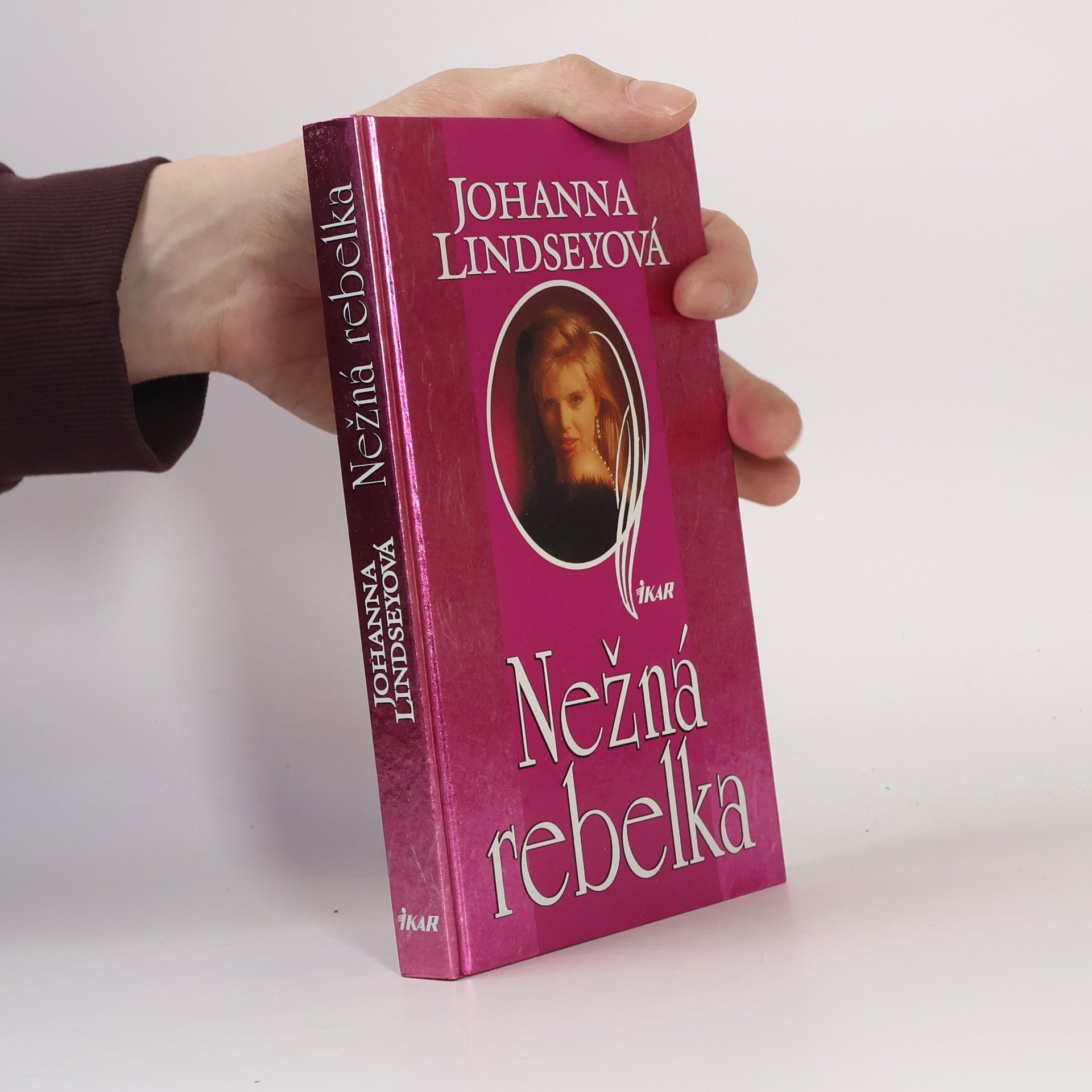 Johanna Lindsey Nežná rebelka