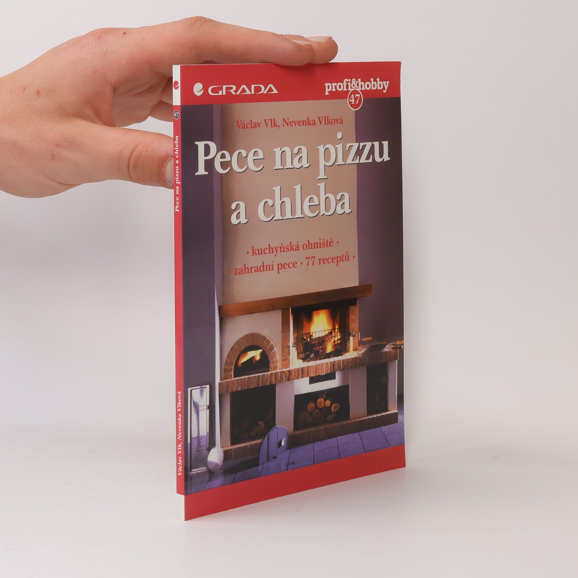 Pece na pizzu a chleba