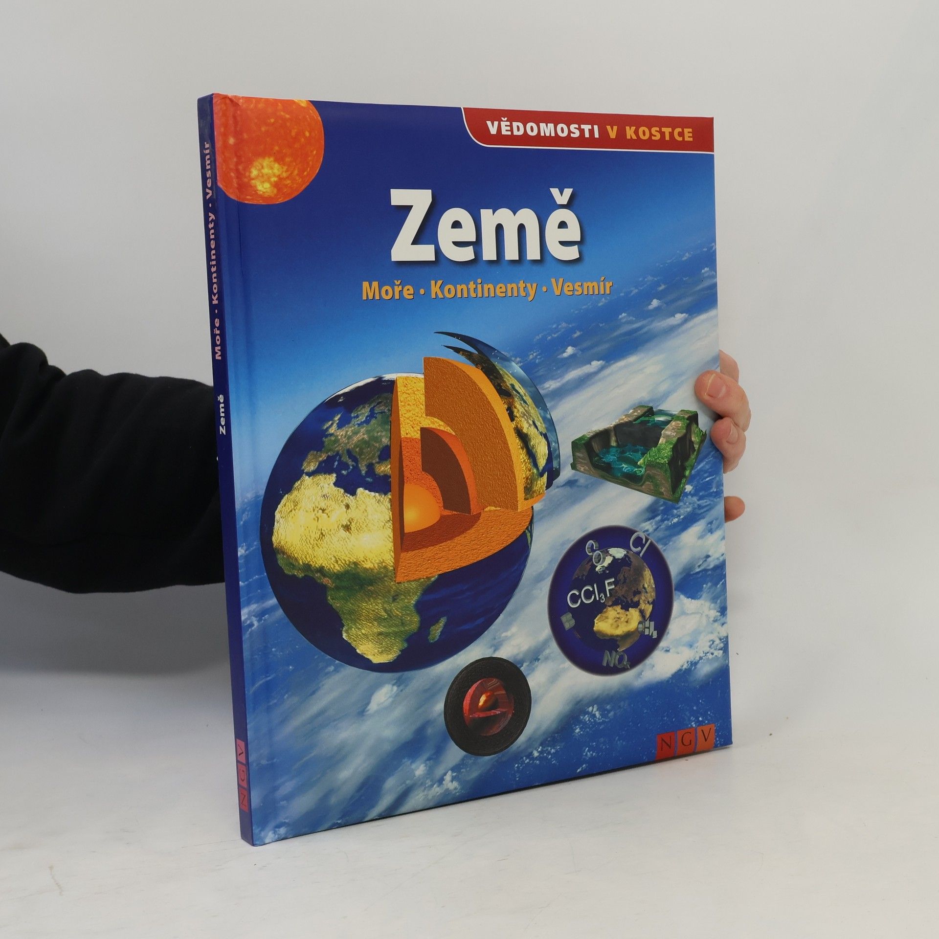 Autorenkollektiv Země. Moře, kontinenty, vesmír
