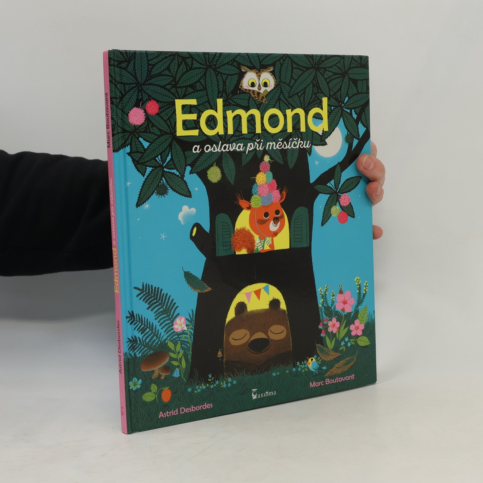 Edmond a oslava při měsíčku