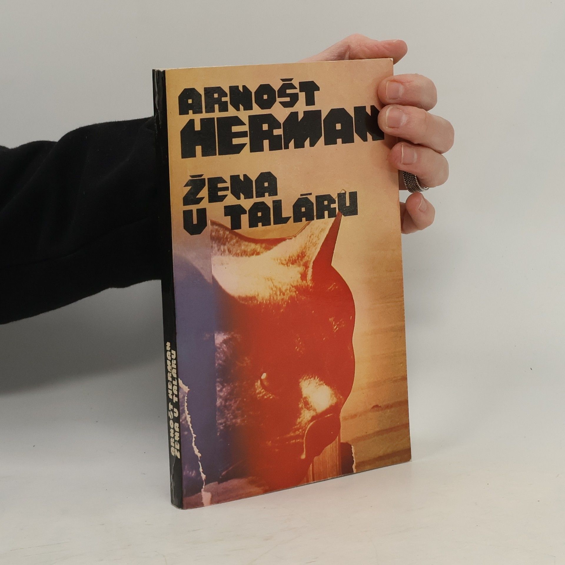 Arnošt Herman Žena v taláru