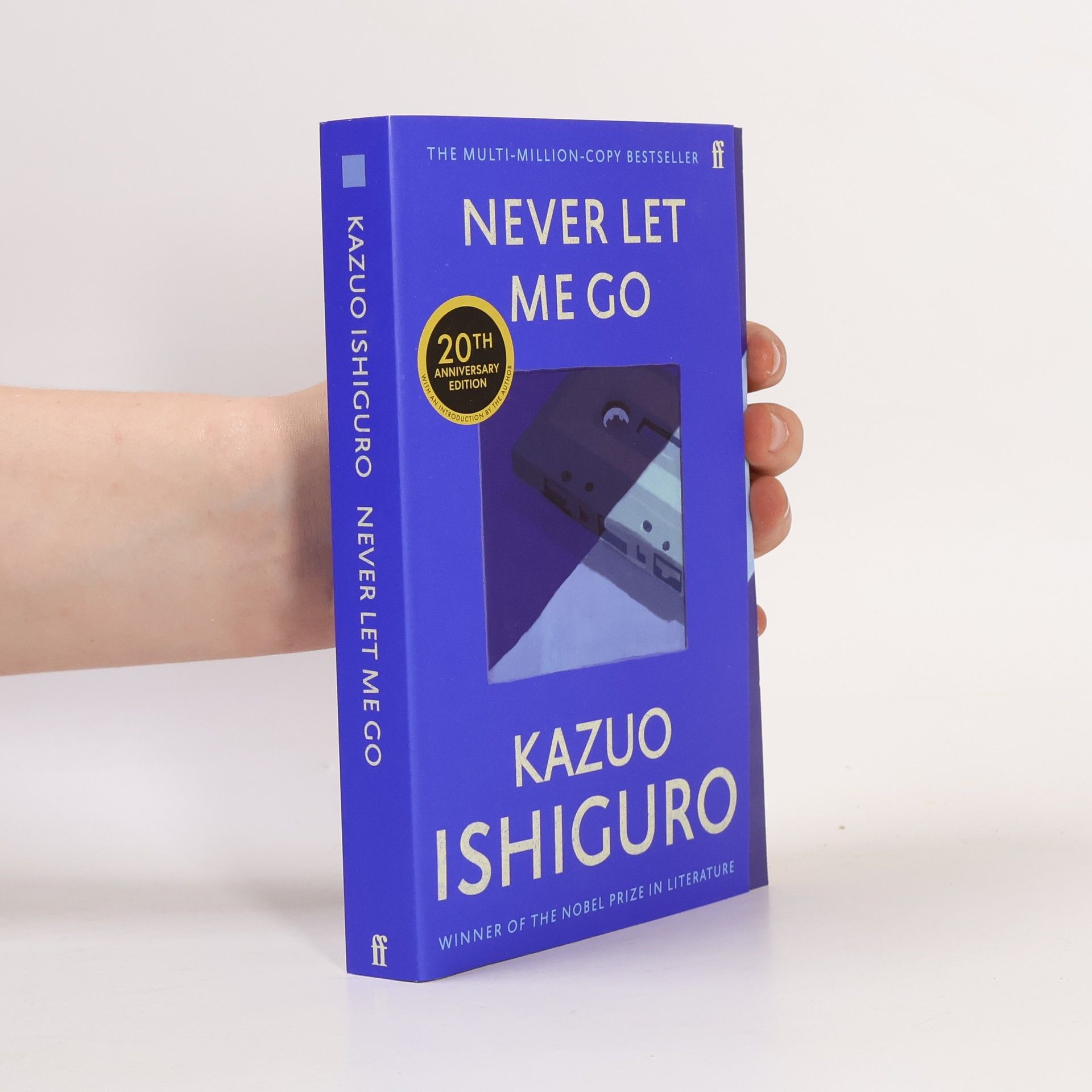 Kazuo Ishiguro Never Let Me Go