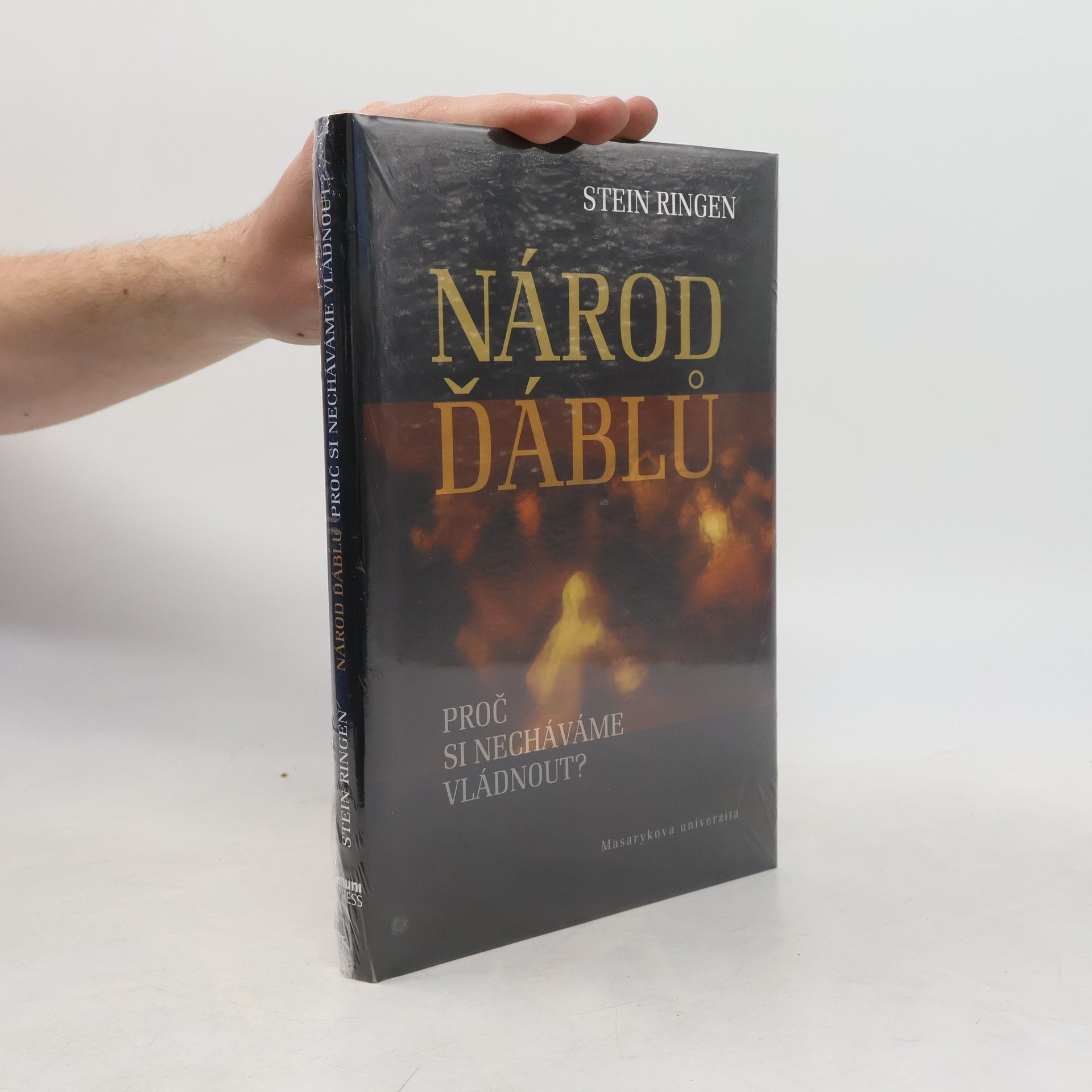Stein Ringen Národ ďáblů. Proč si necháváme vládnout?
