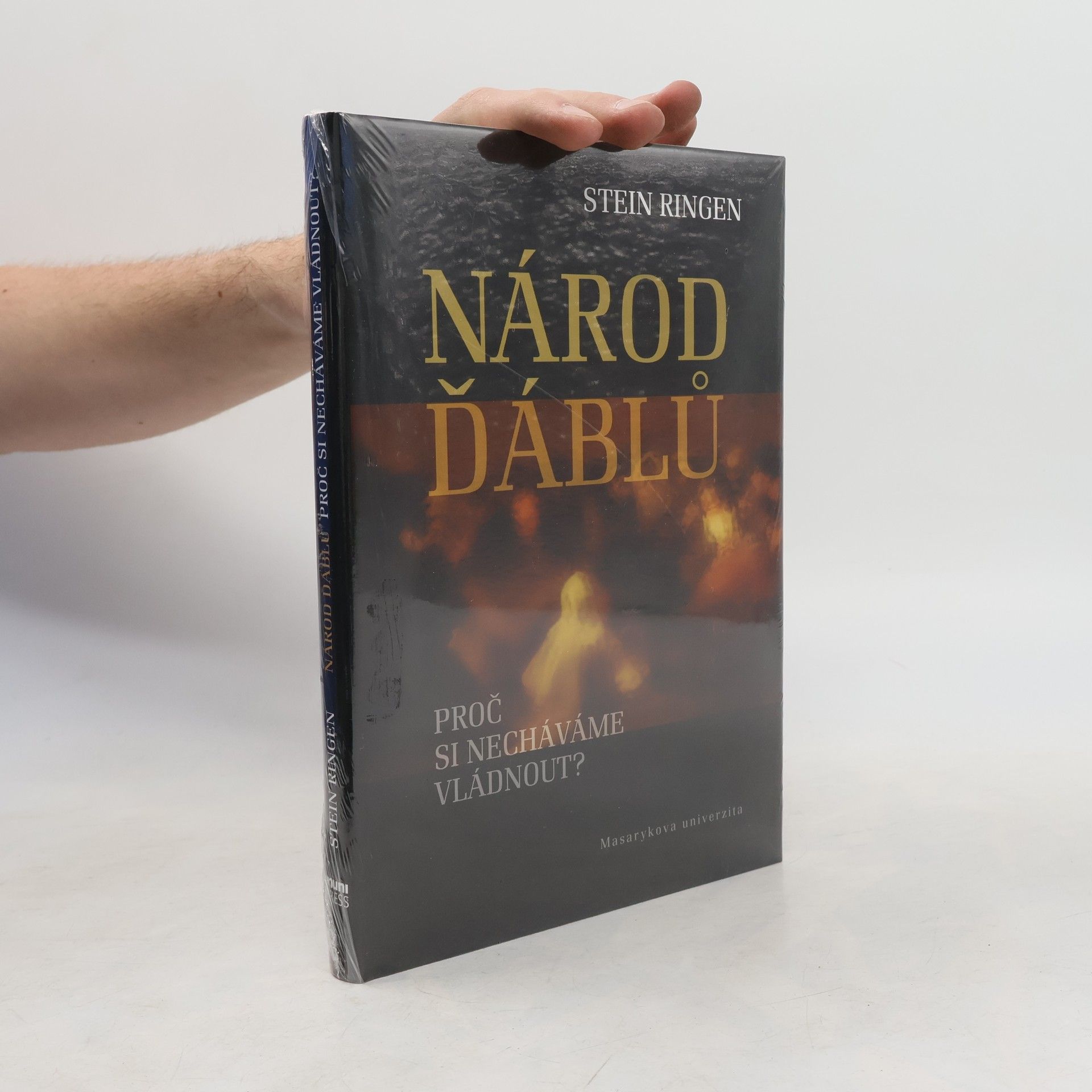 Stein Ringen Národ ďáblů. Proč si necháváme vládnout?