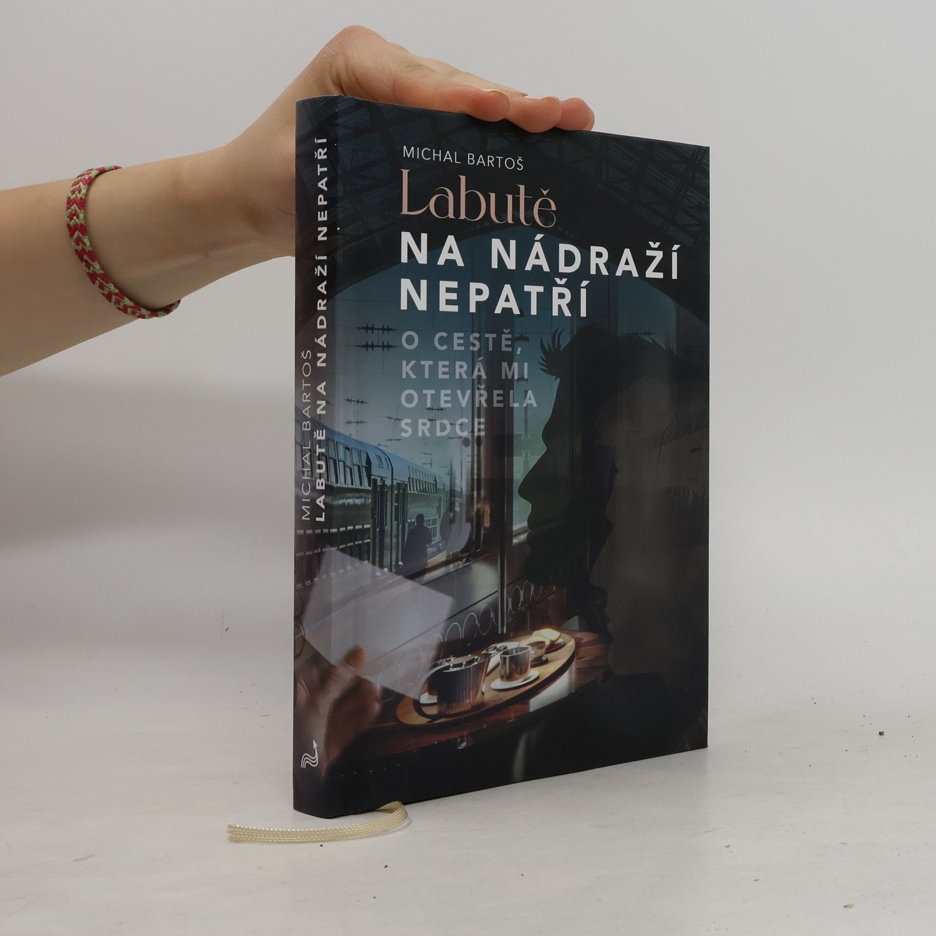 Michal Bartoš Labutě na nádraží nepatří