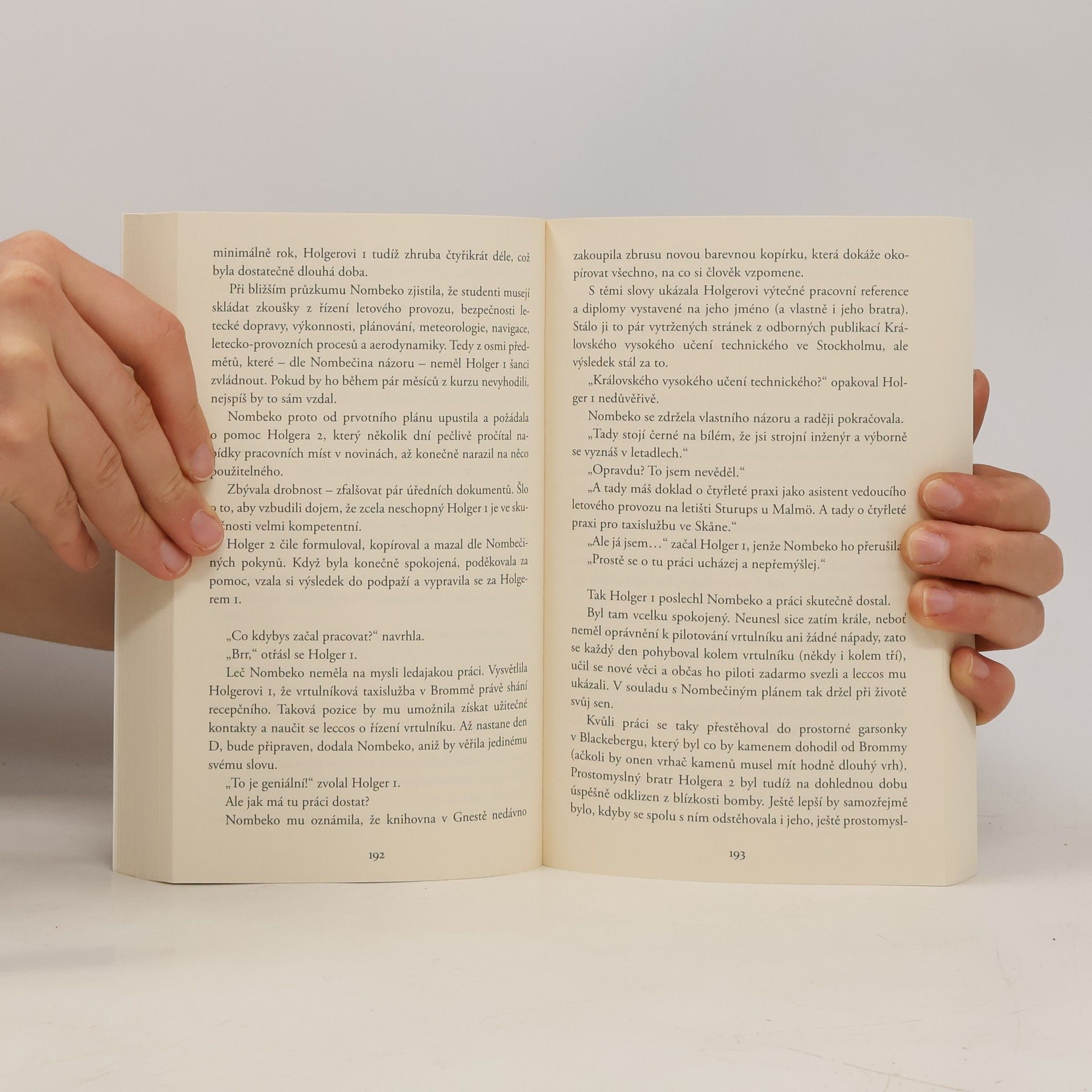 Jonas Jonasson Stoletý stařík, který vylezl z okna a zmizel + Analfabetka, která uměla počítat - dárková edice