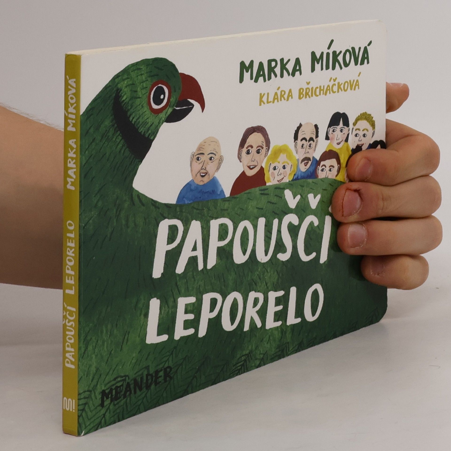 Klára Břicháčková Papouščí leporelo