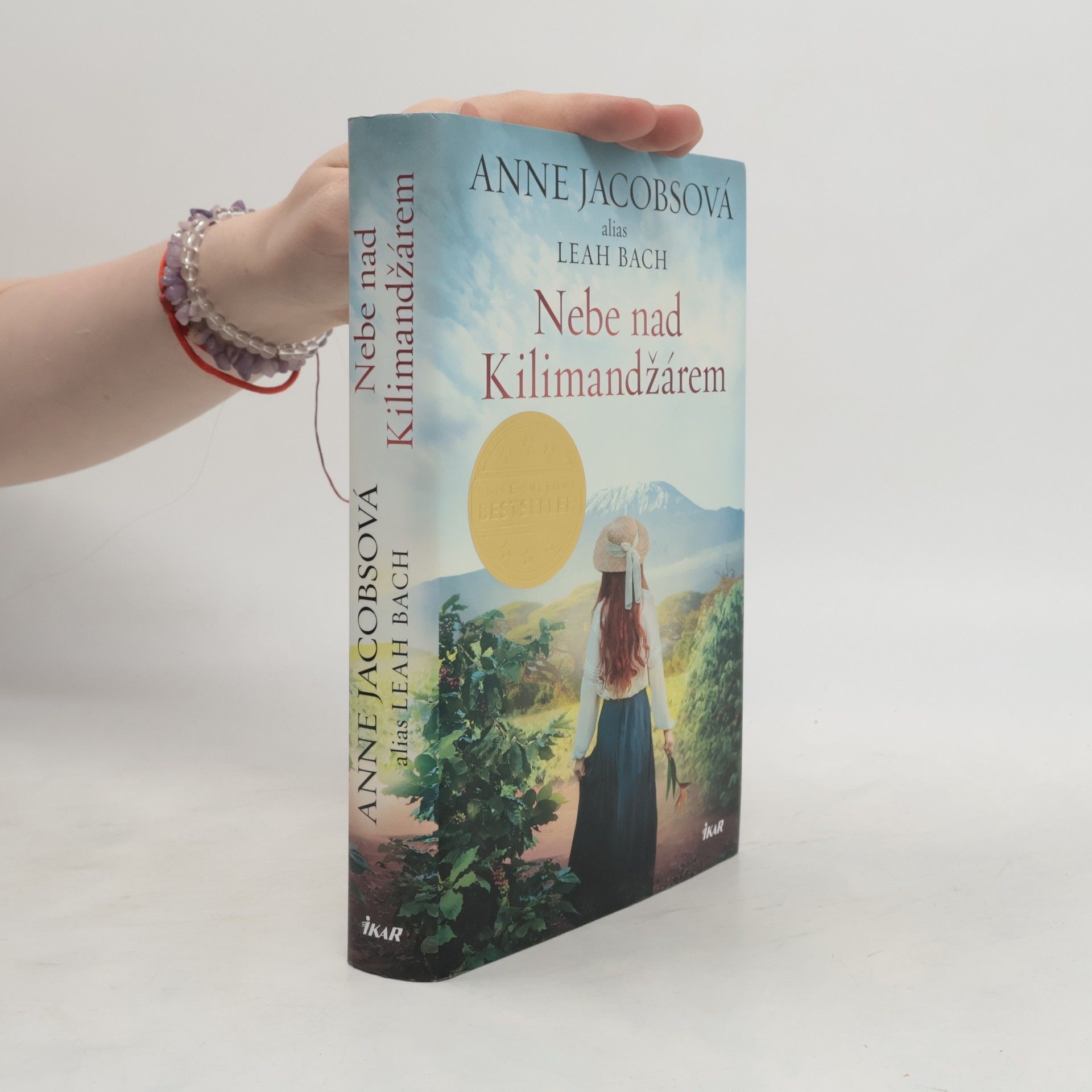 Anne Jacobs Nebe nad Kilimandžárem
