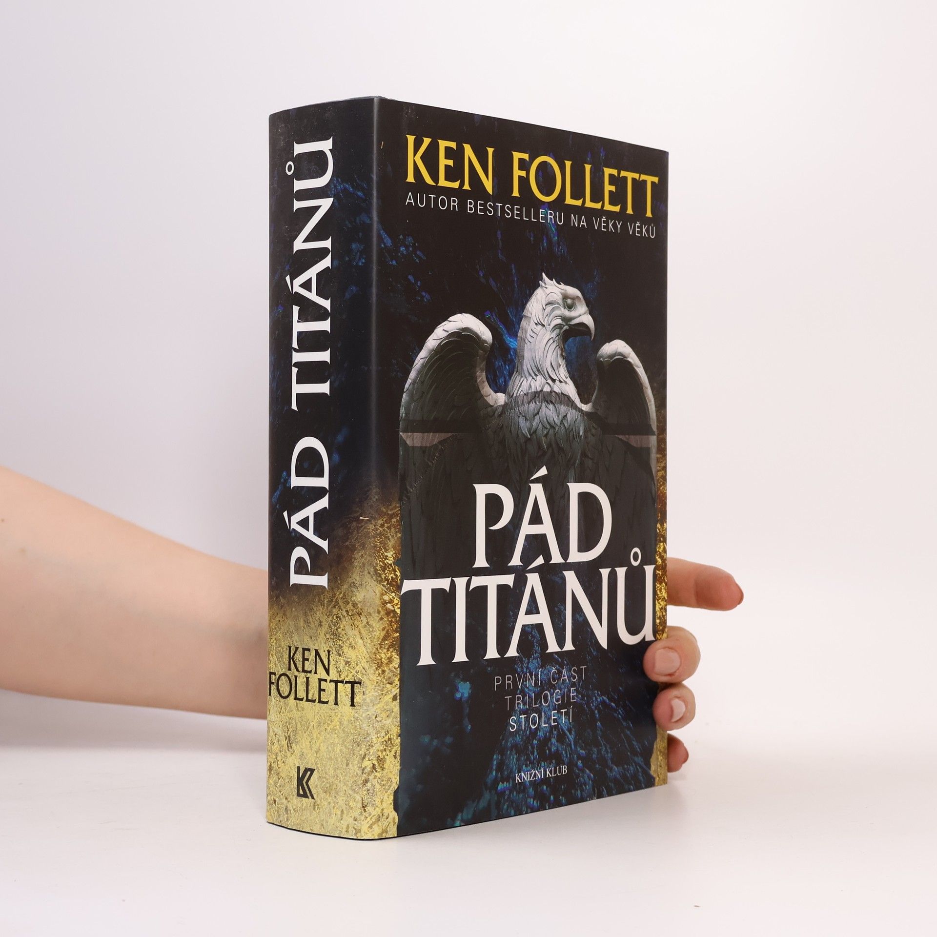 Ken Follett Pád titánů