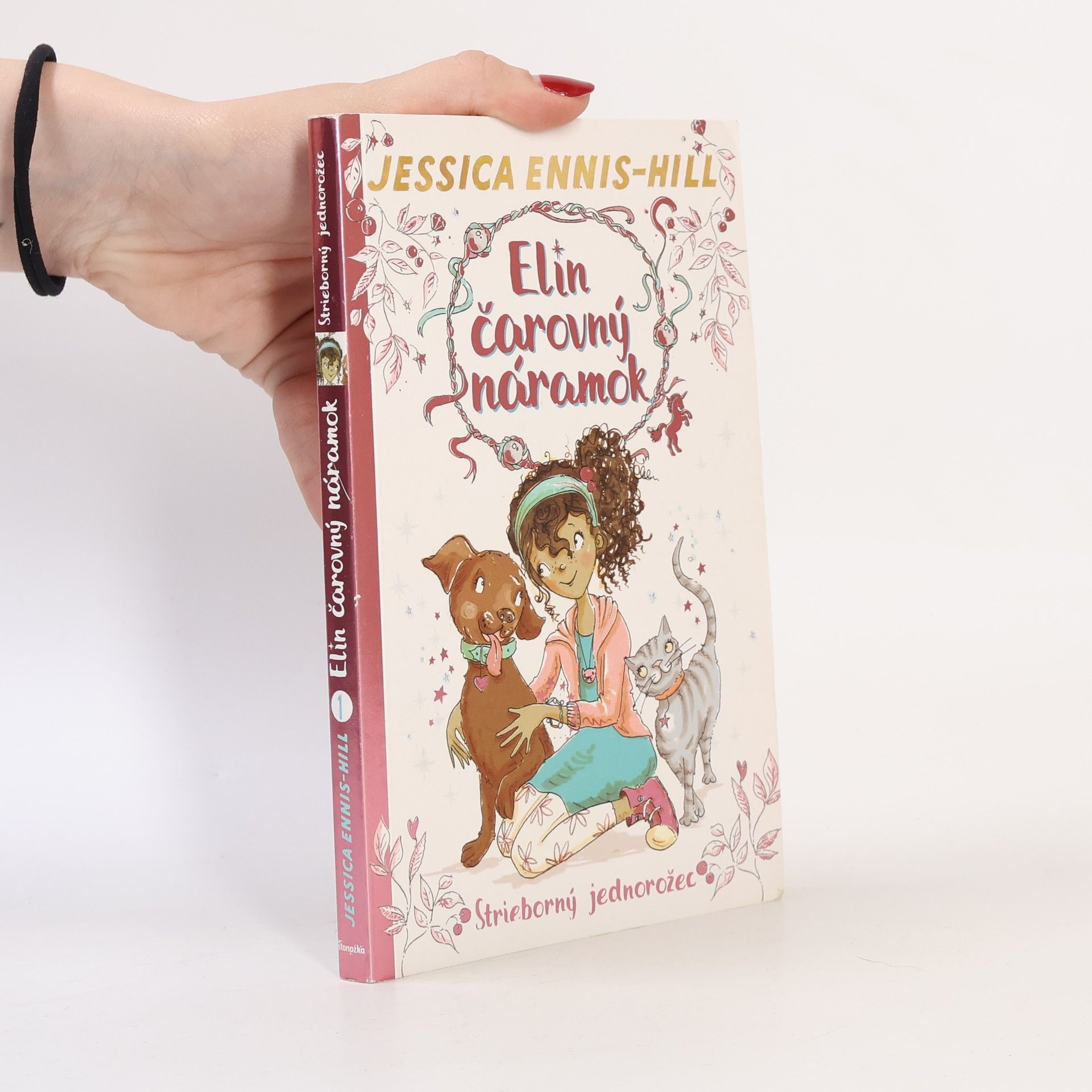 Jessica Ennisová-Hillová Strieborný jednorožec