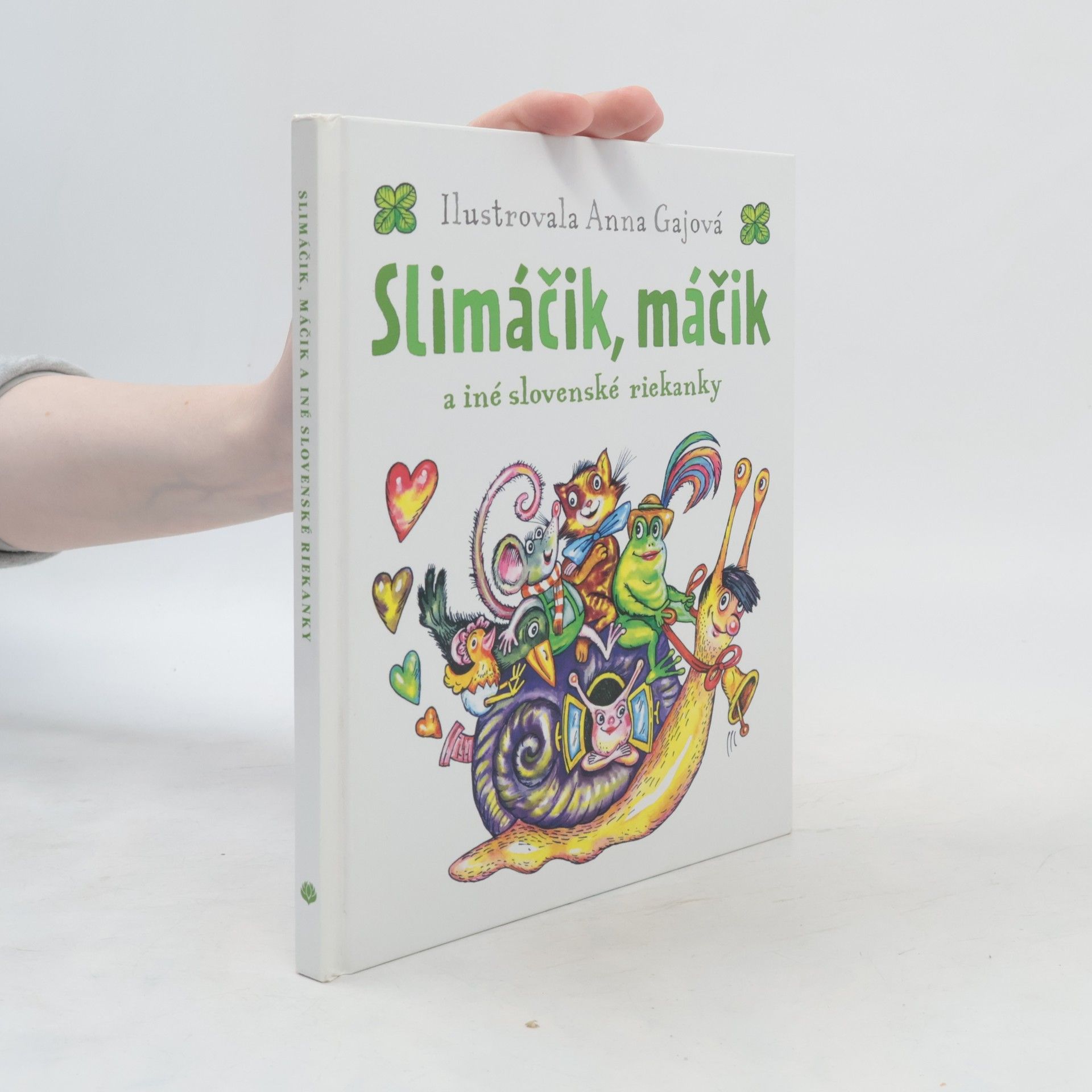 Slimáčik, máčik a iné slovenské riekanky