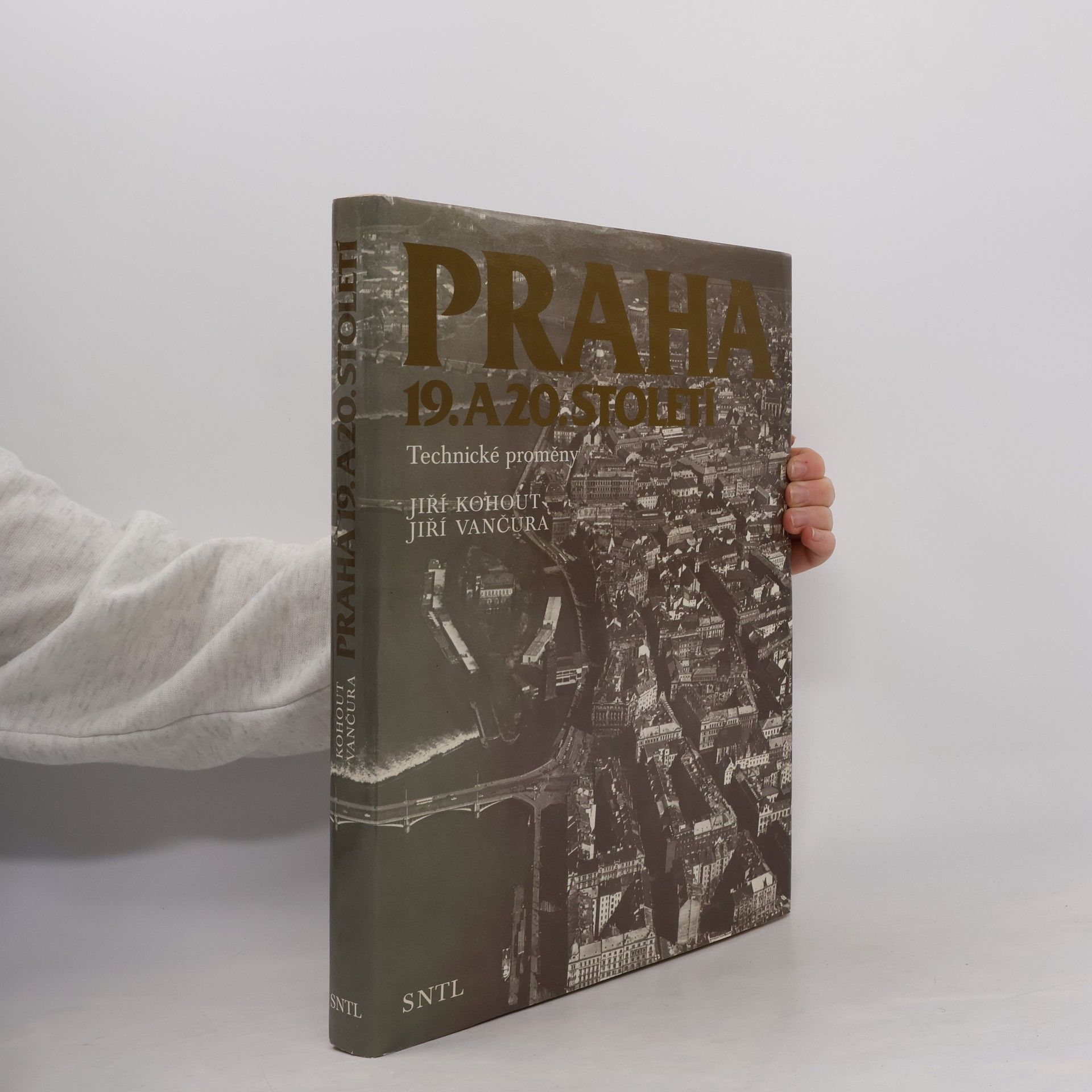 Jiří Kohout Praha 19. a 20. století. Technické proměny