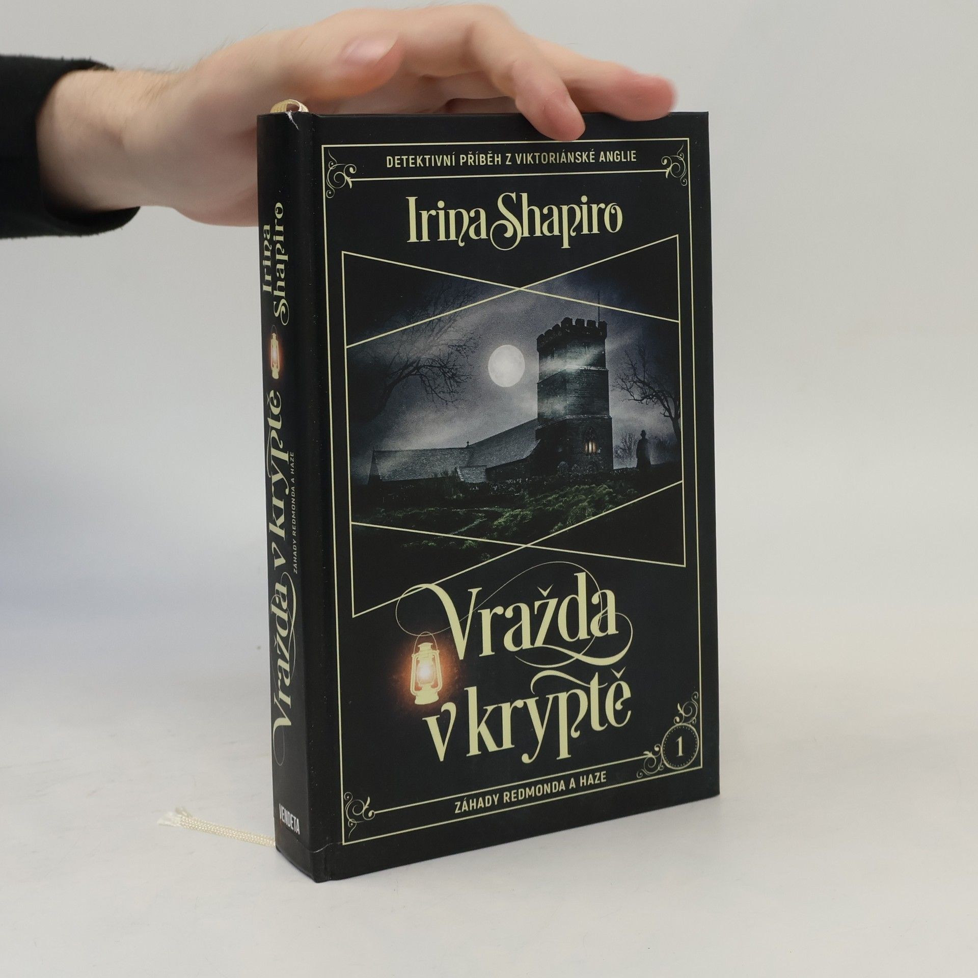 Vražda v kryptě : záhady Redmonda a Haze
