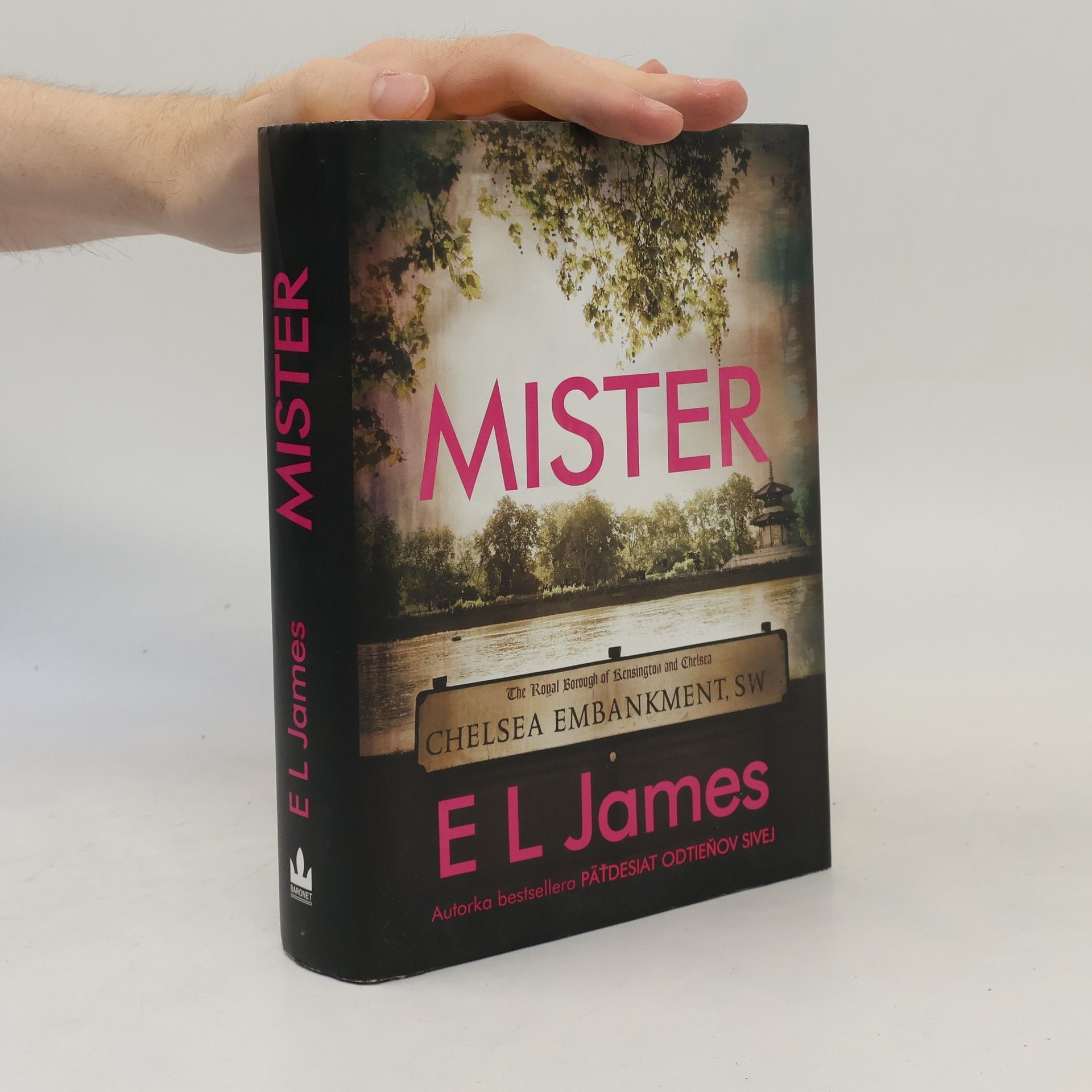 E L James Mister
