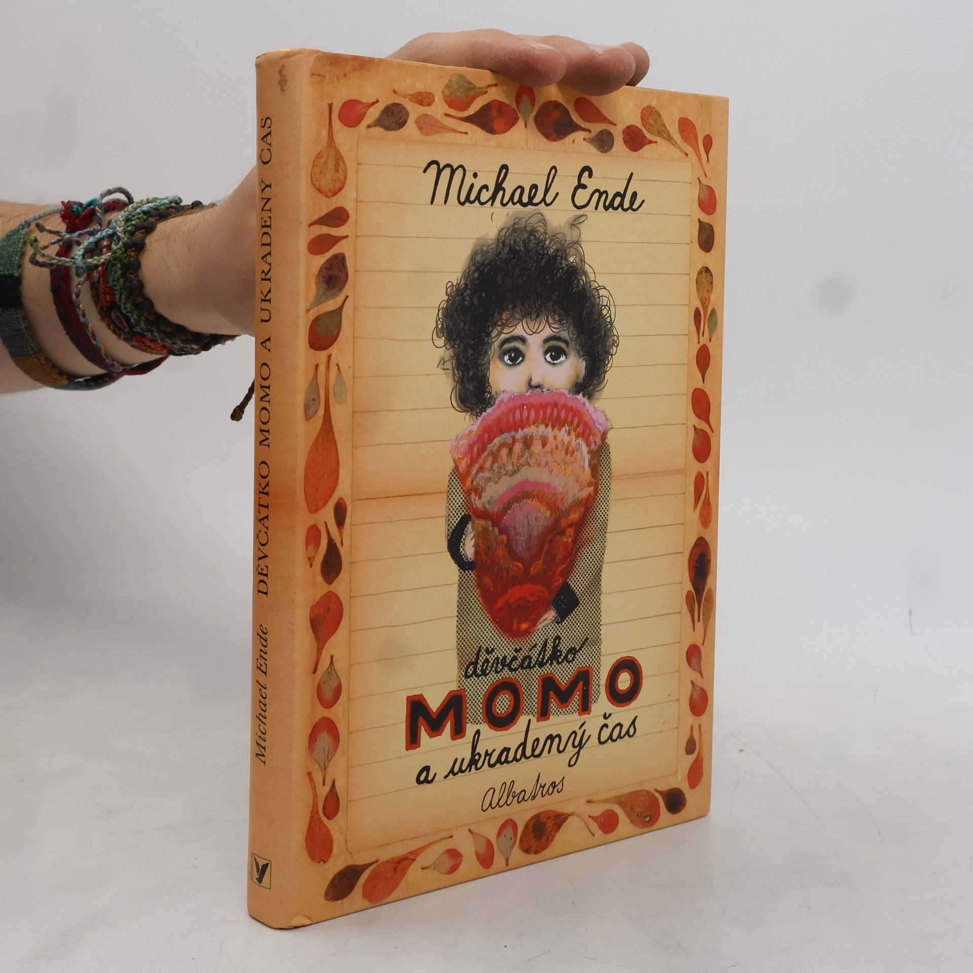 Michael Ende Děvčátko Momo a ukradený čas