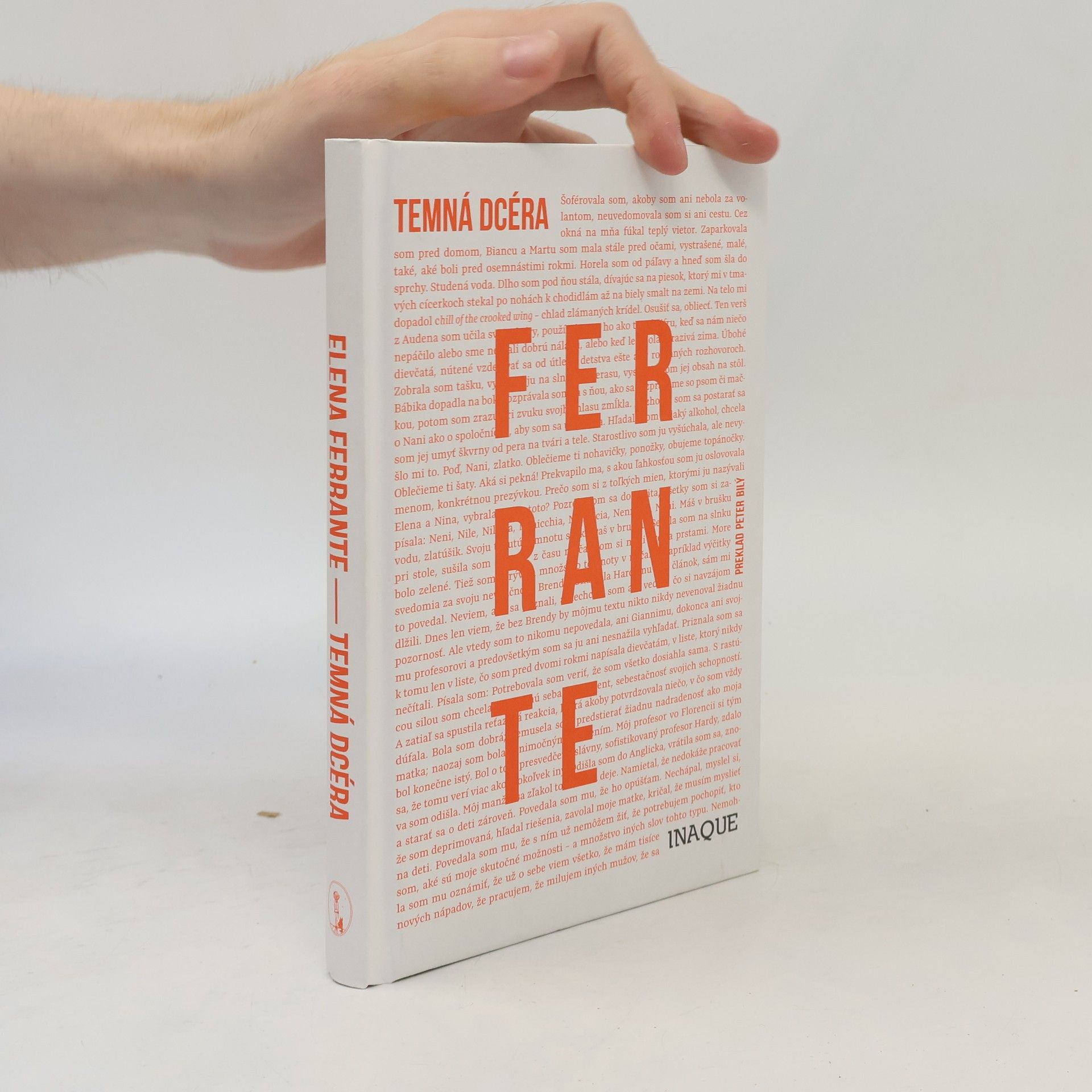 Elena Ferrante Temná dcéra
