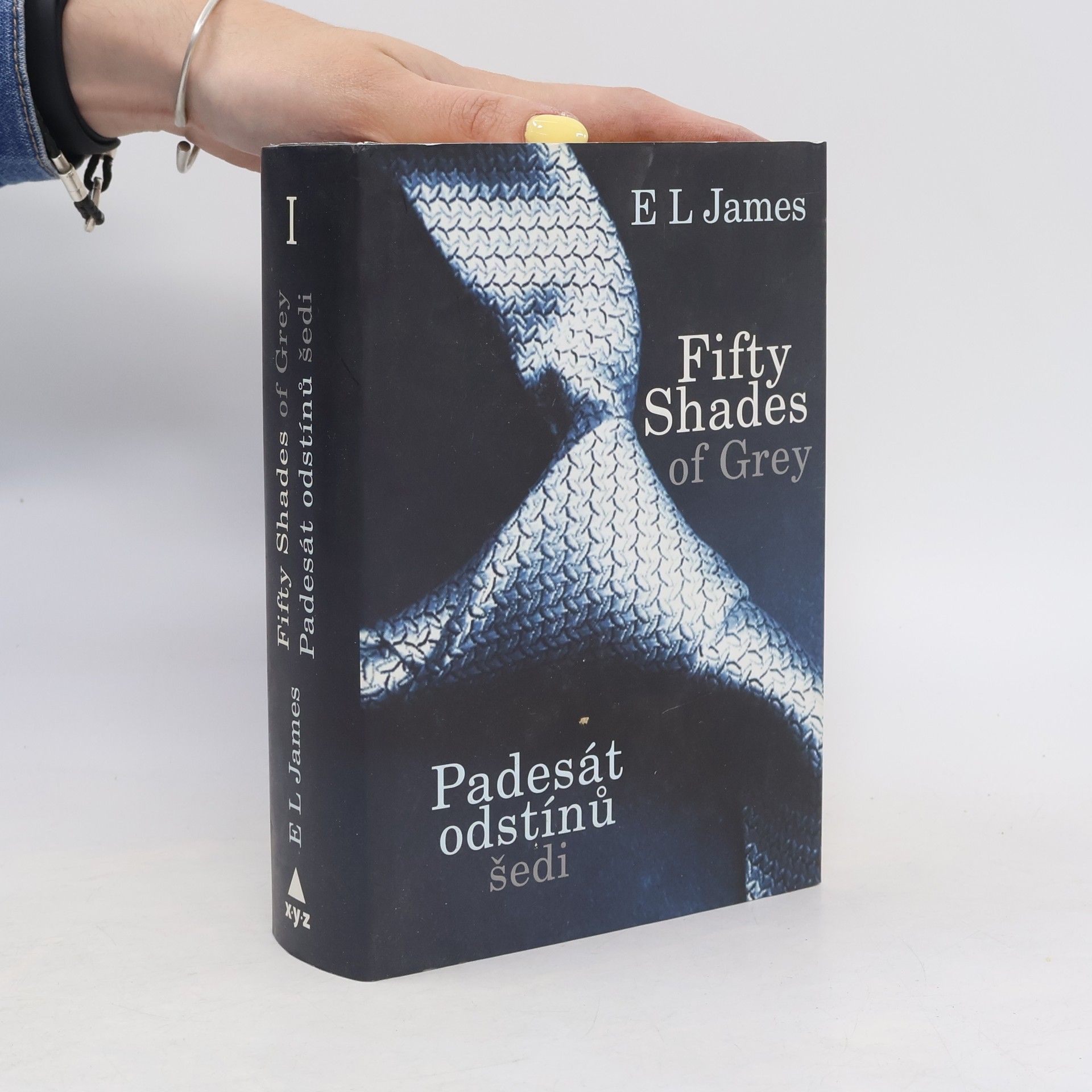 E. L. James Padesát odstínů šedi