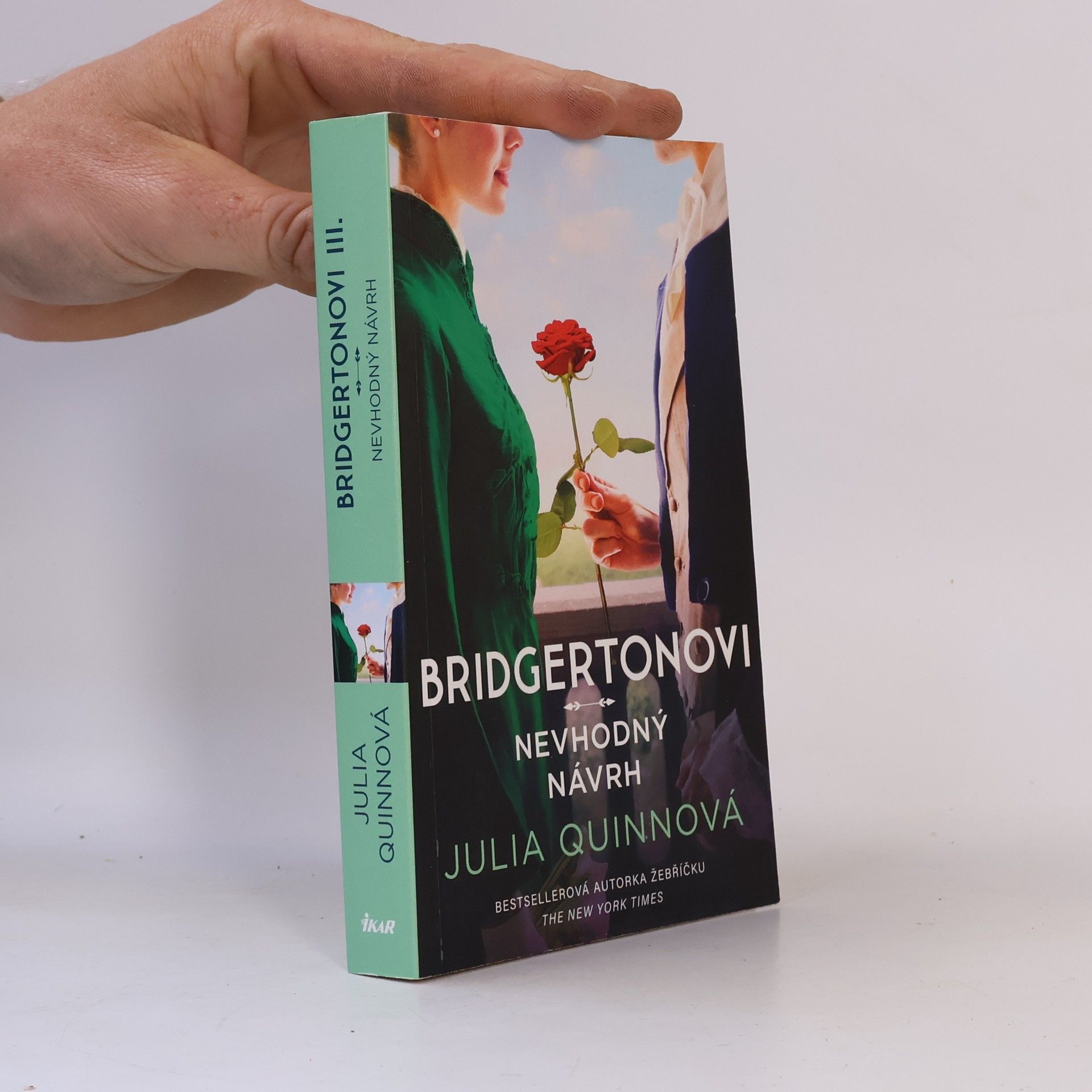 Julie Quinnová Bridgertonovi. Nevhodný návrh