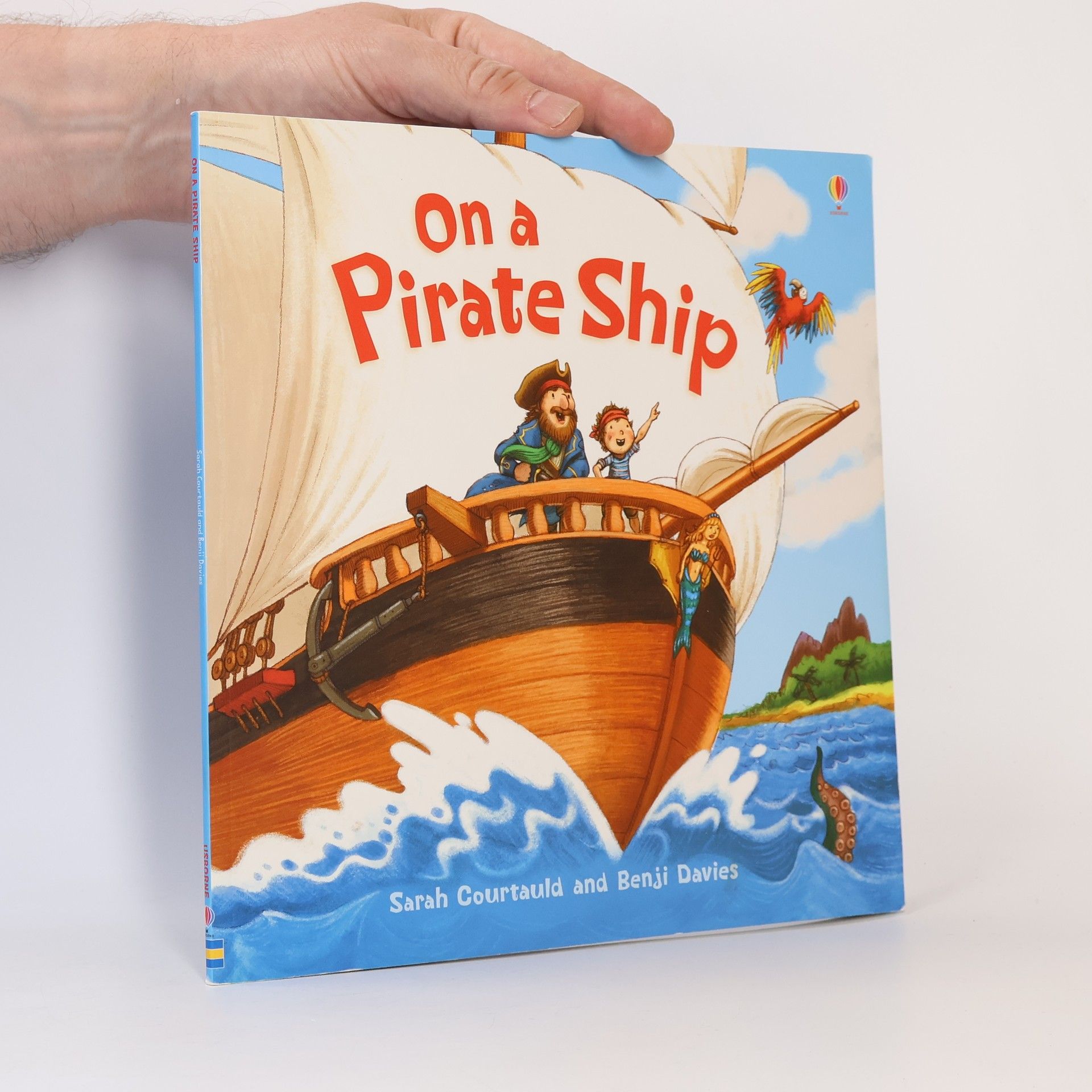 Anna Milbourne On a Pirate Ship