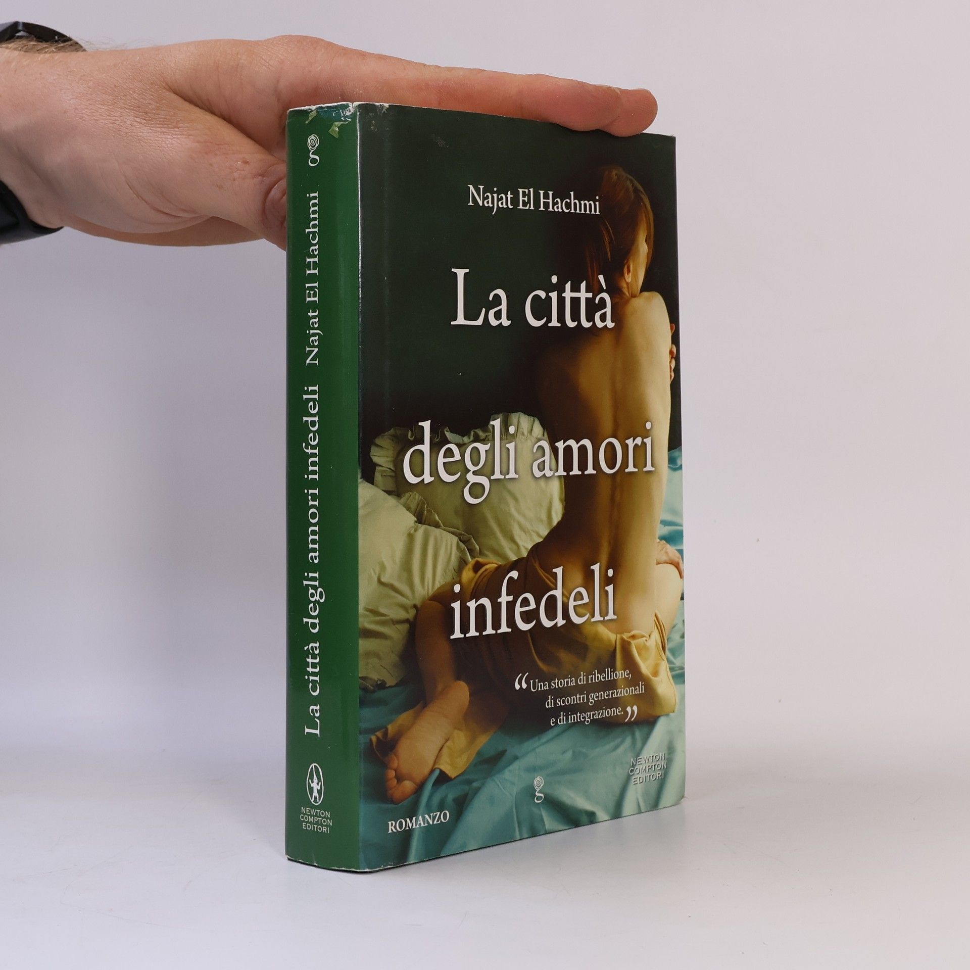 Najat El Hachmi La città degli amori infedeli
