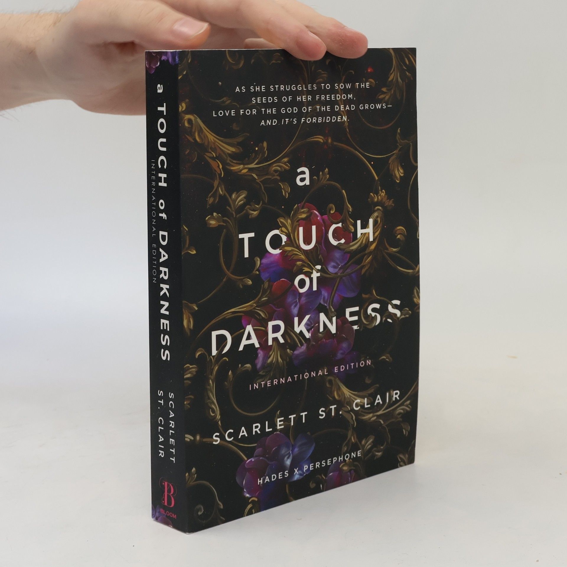 Scarlett St. Clair A Touch of Darkness