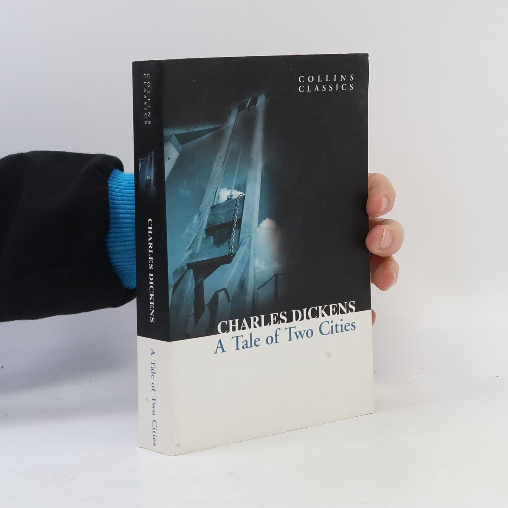 Charles Dickens A Tale of Two Cities