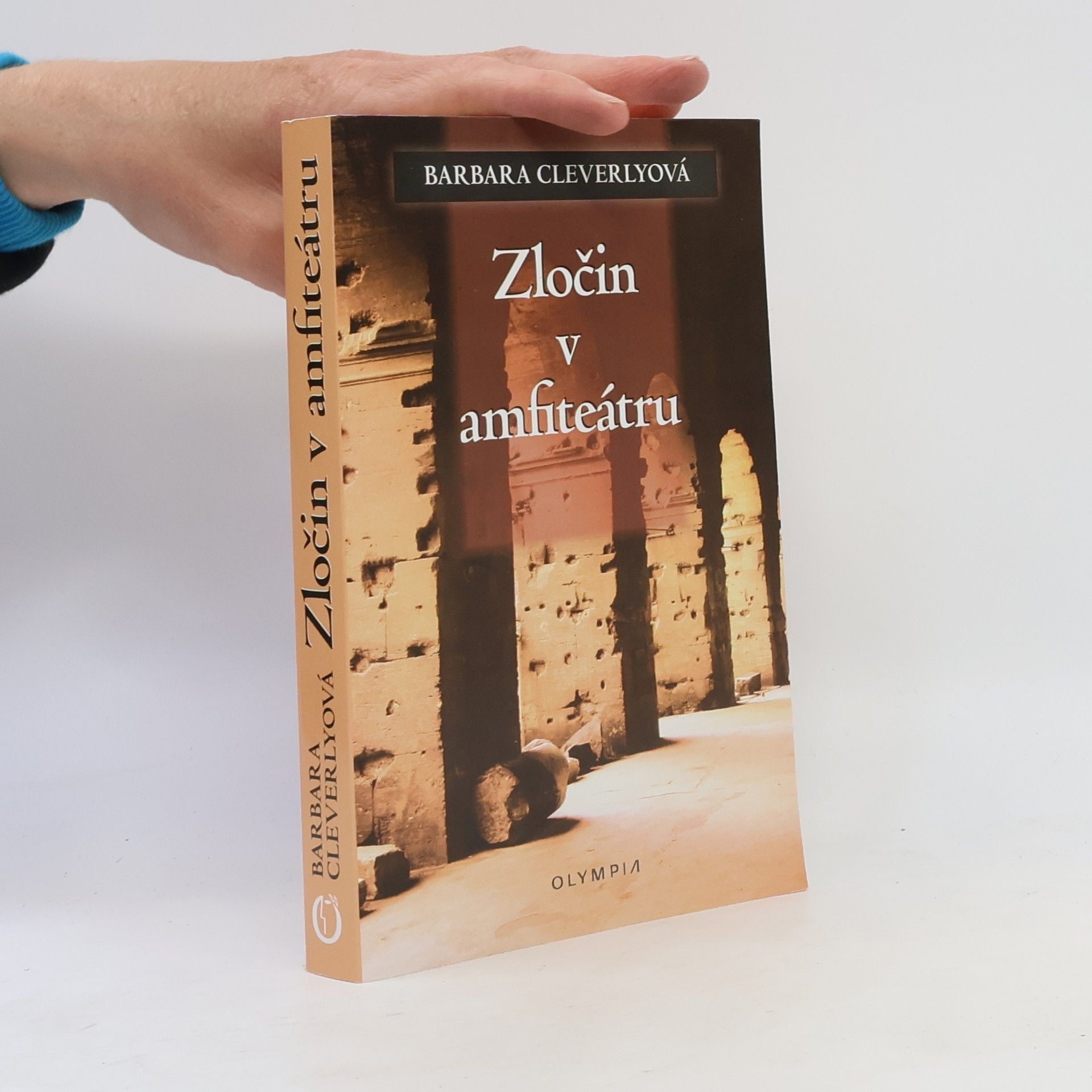 Barbara Cleverly Zločin v amfiteátru