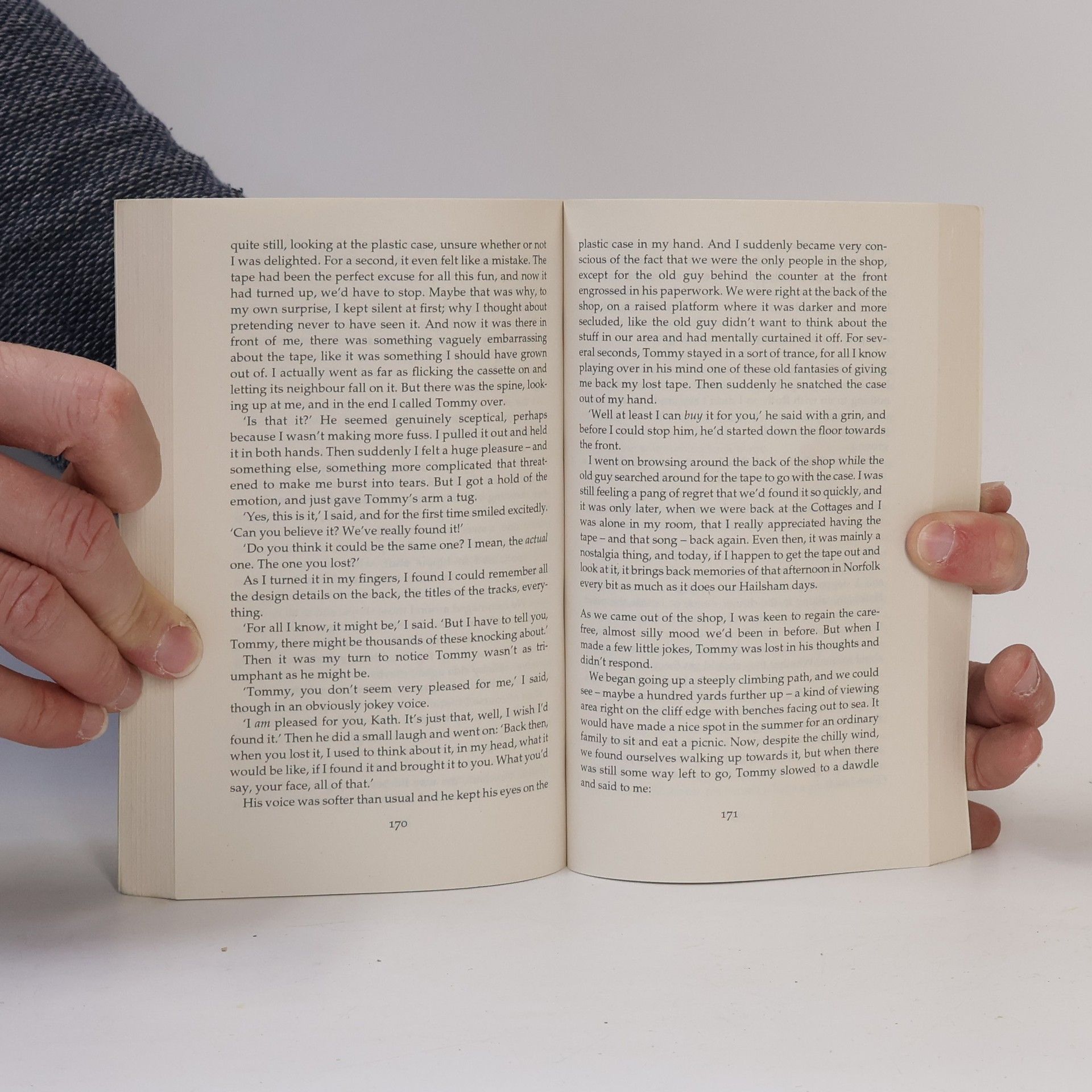 Kazuo Ishiguro Never Let Me Go