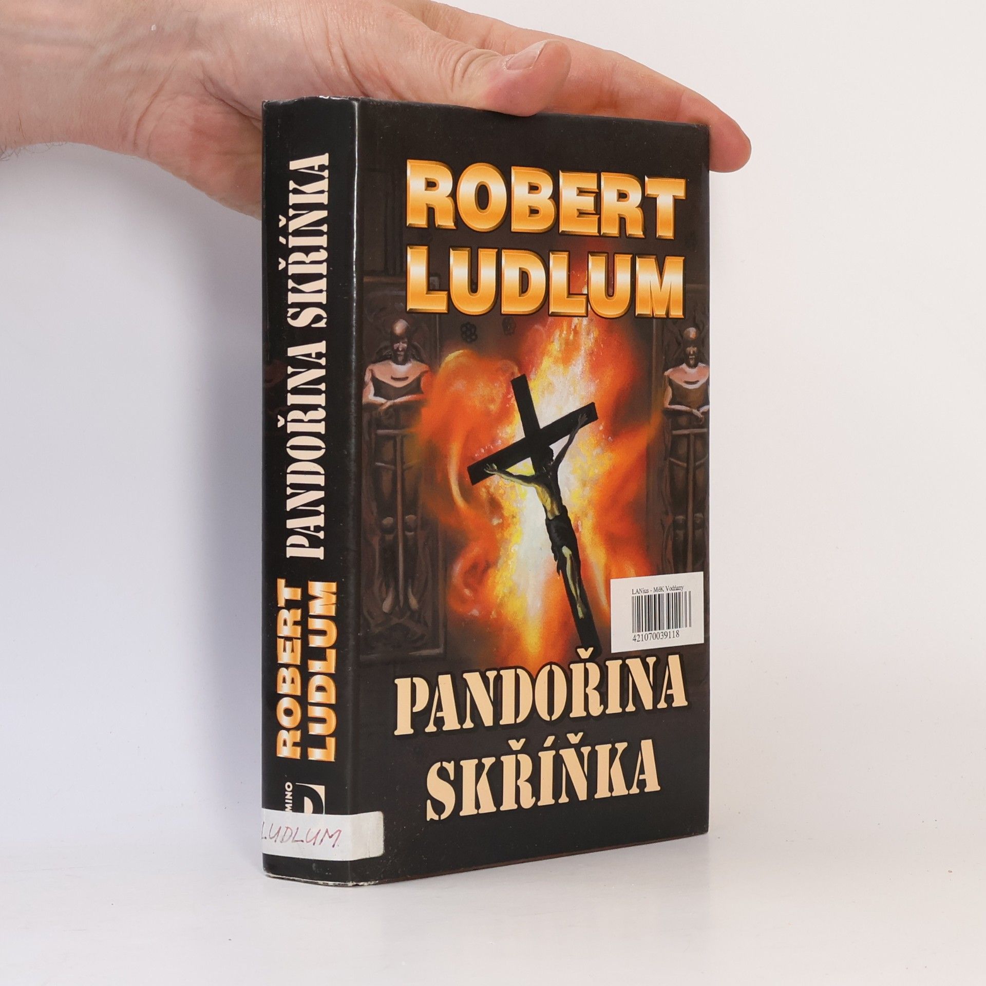Robert Ludlum Pandořina skříňka