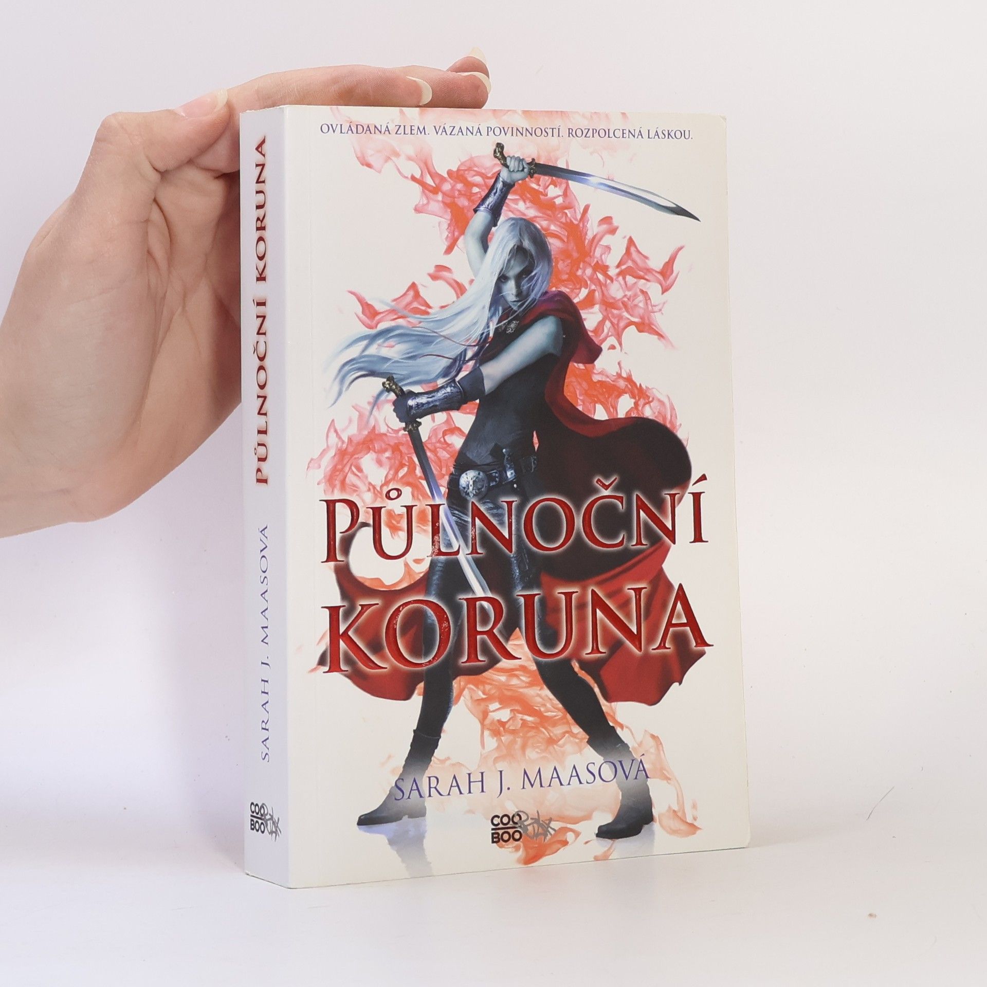 Sarah J. Maasová Půlnoční koruna
