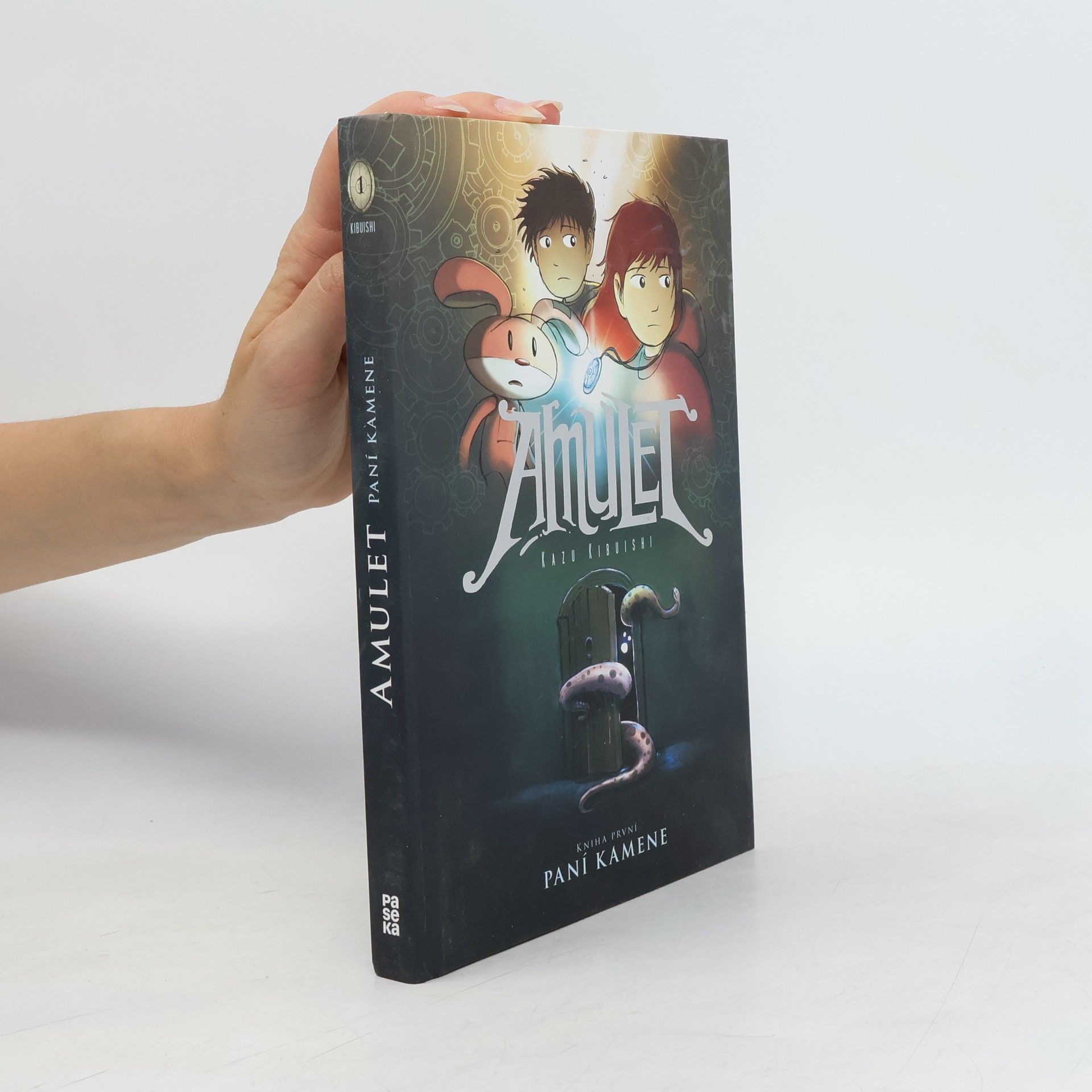Kazu Kibuishi Paní kamene. Amulet. Kniha první