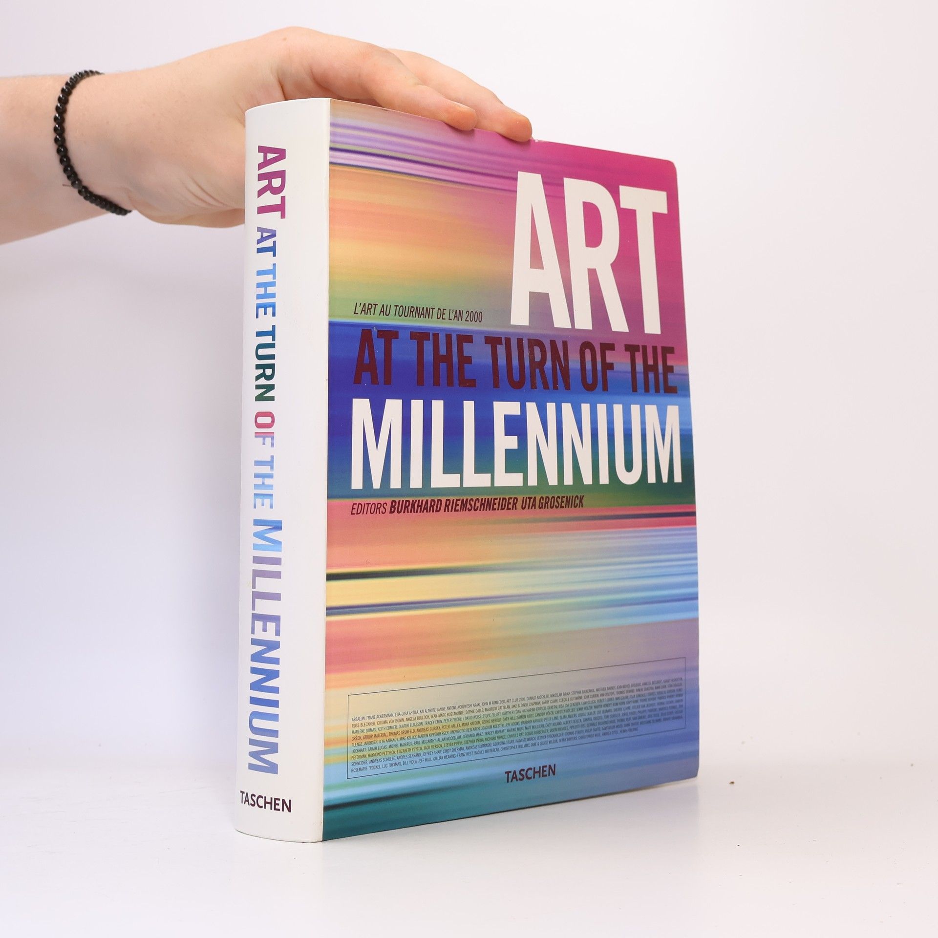 Art at the turn of the millennium / L´Art au tournant L´an 2000